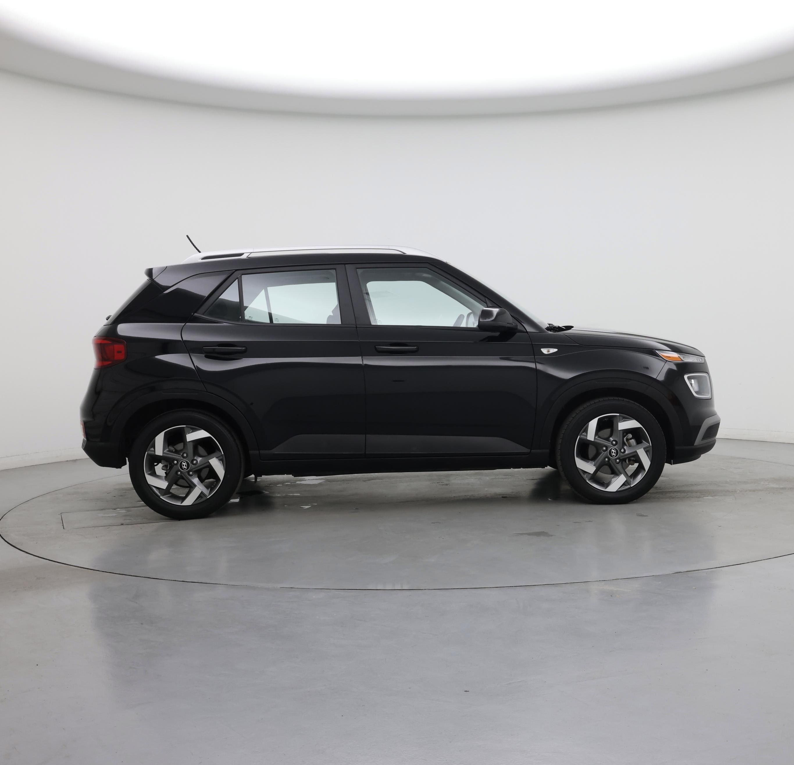 Thumbnail: 2023 Hyundai Venue - 7