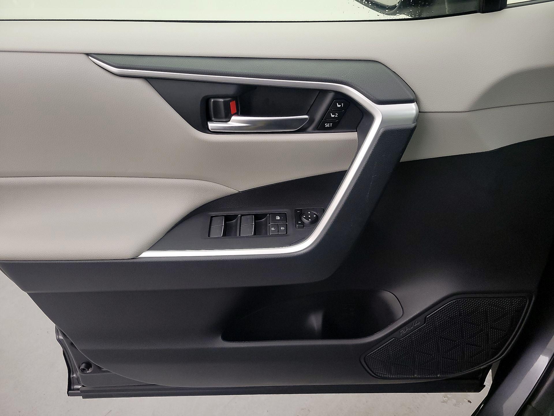 Thumbnail: 2025 Toyota RAV4 - 12