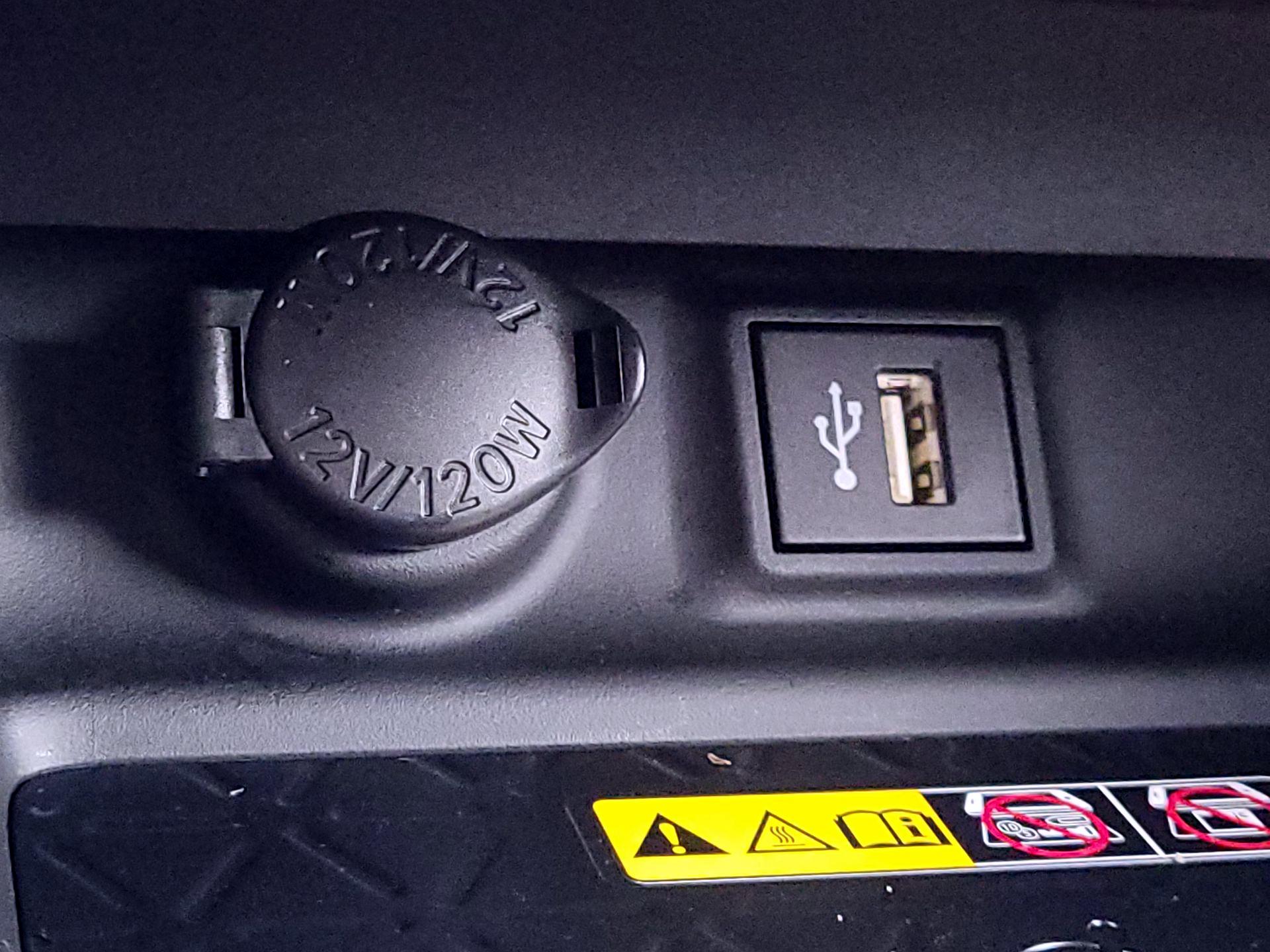 Thumbnail: 2025 Toyota RAV4 - 19