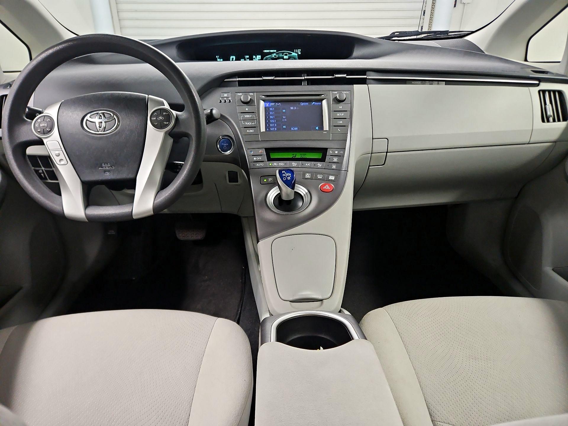 Thumbnail: 2014 Toyota Prius - 9