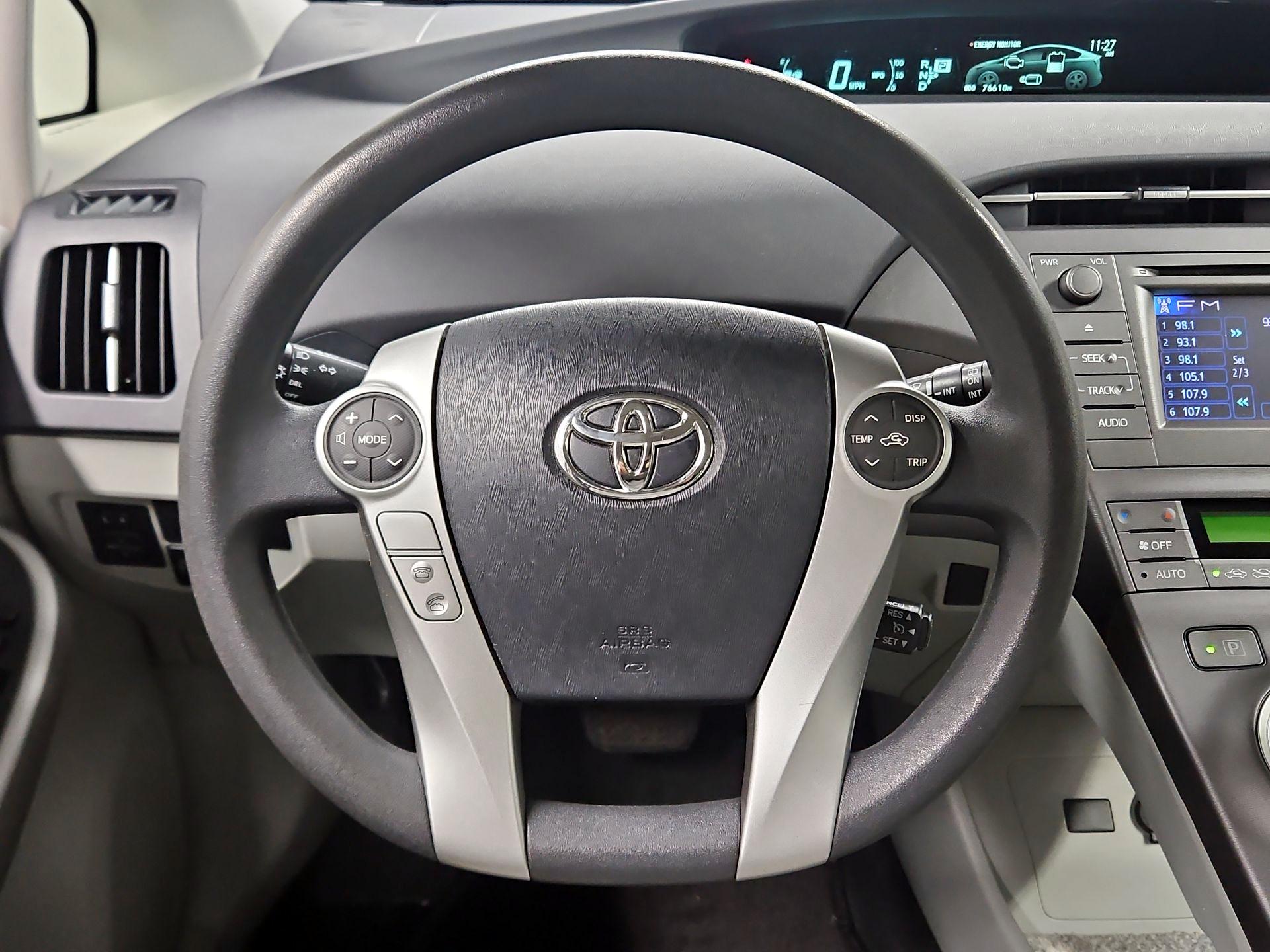 Thumbnail: 2014 Toyota Prius - 10
