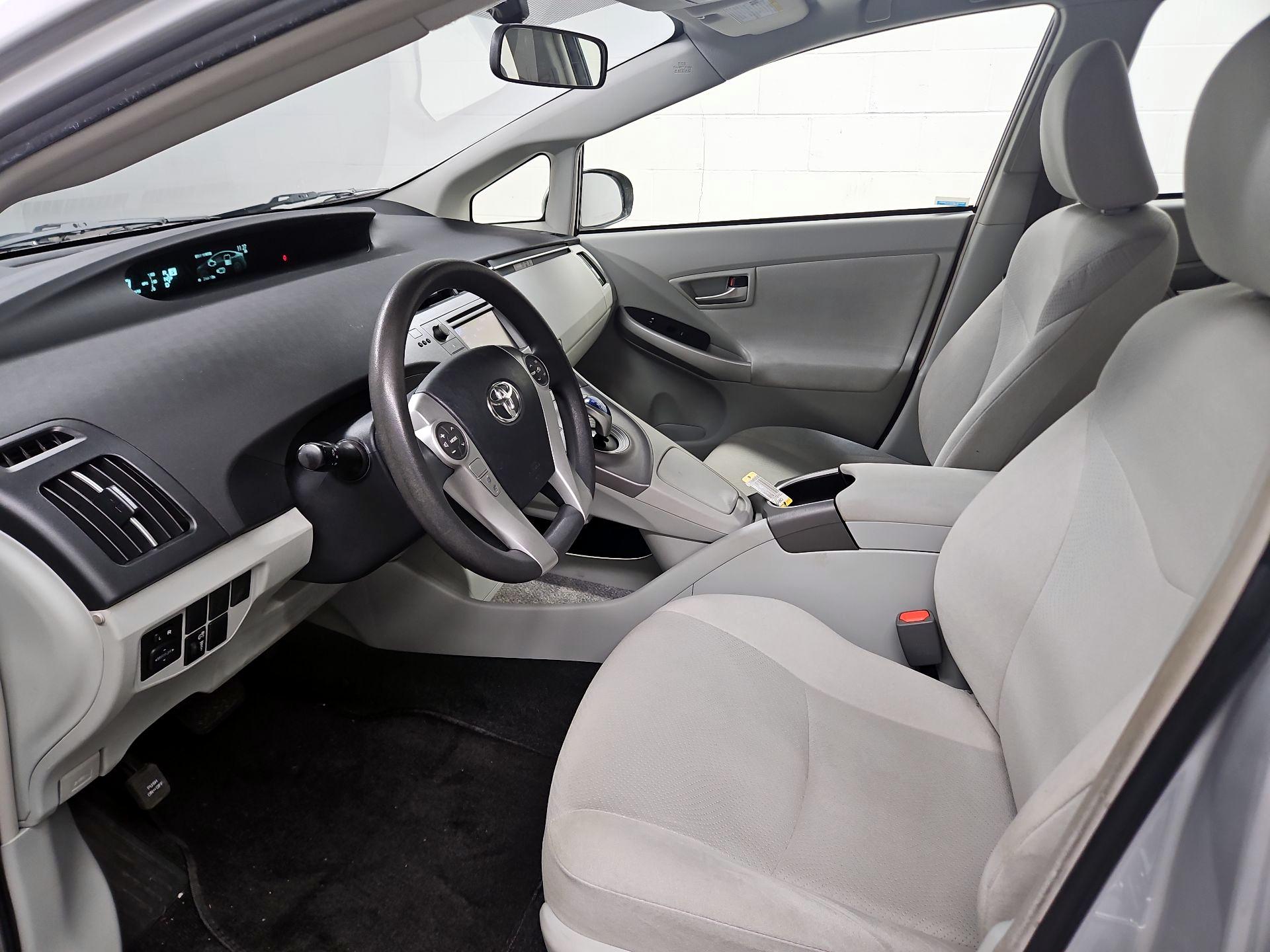 Thumbnail: 2014 Toyota Prius - 11