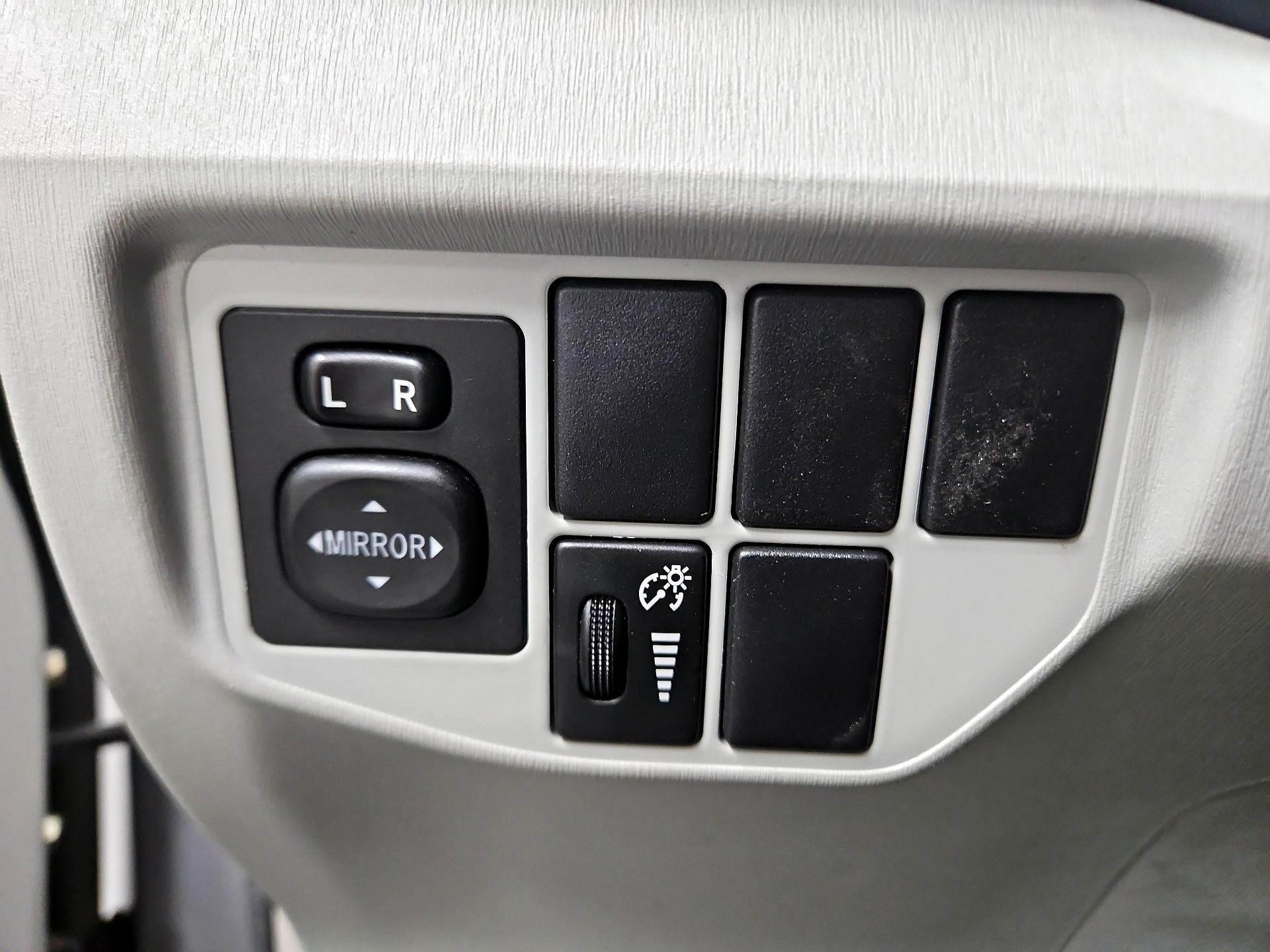 Thumbnail: 2014 Toyota Prius - 13