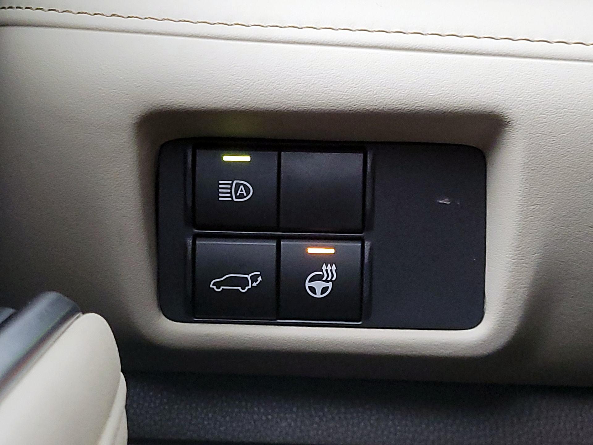 Thumbnail: 2022 Toyota Highlander - 13