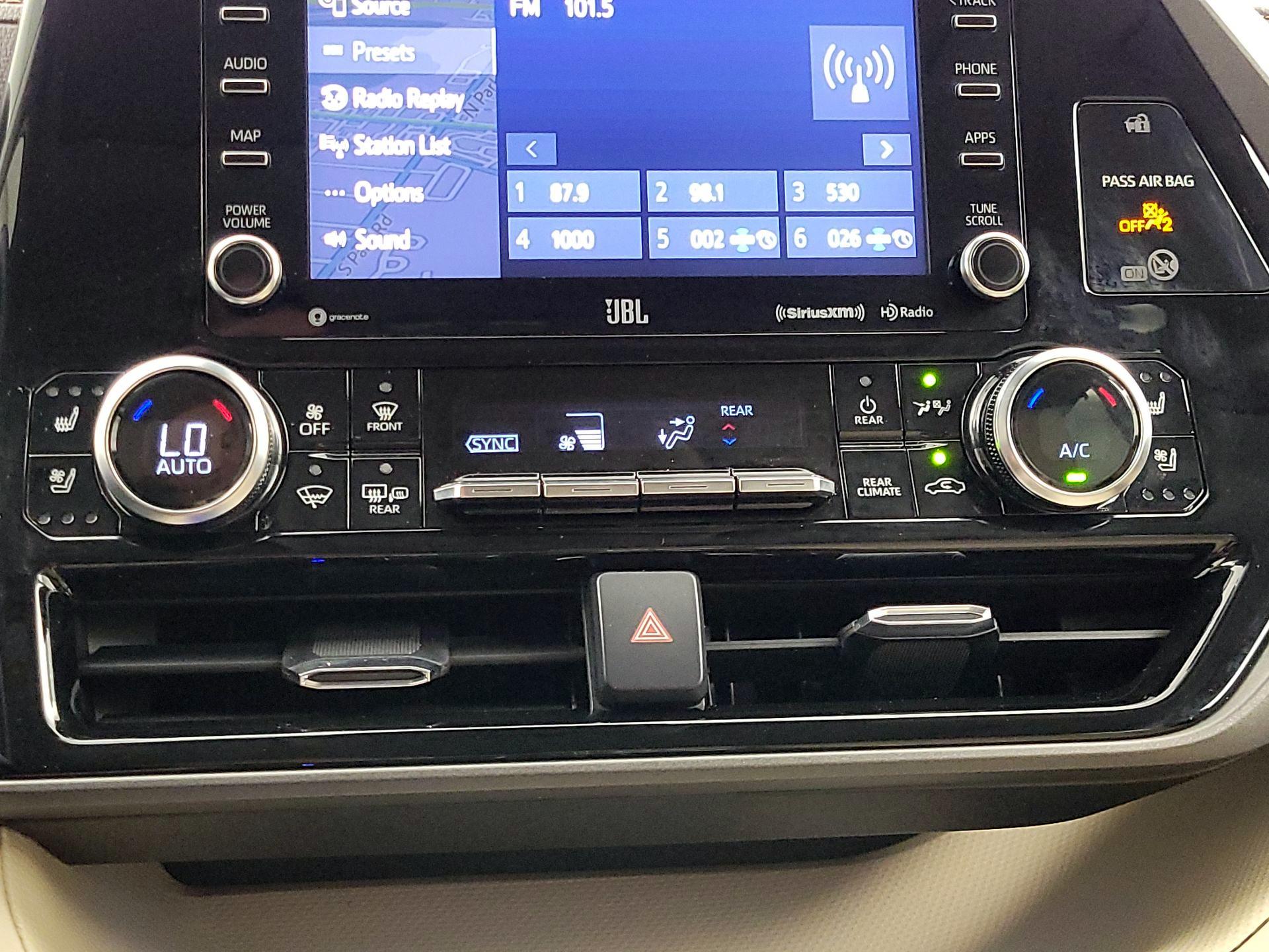 Thumbnail: 2022 Toyota Highlander - 16