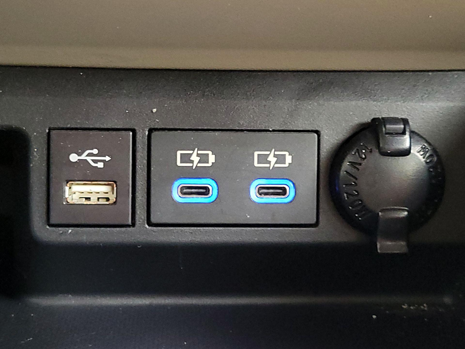 Thumbnail: 2022 Toyota Highlander - 19