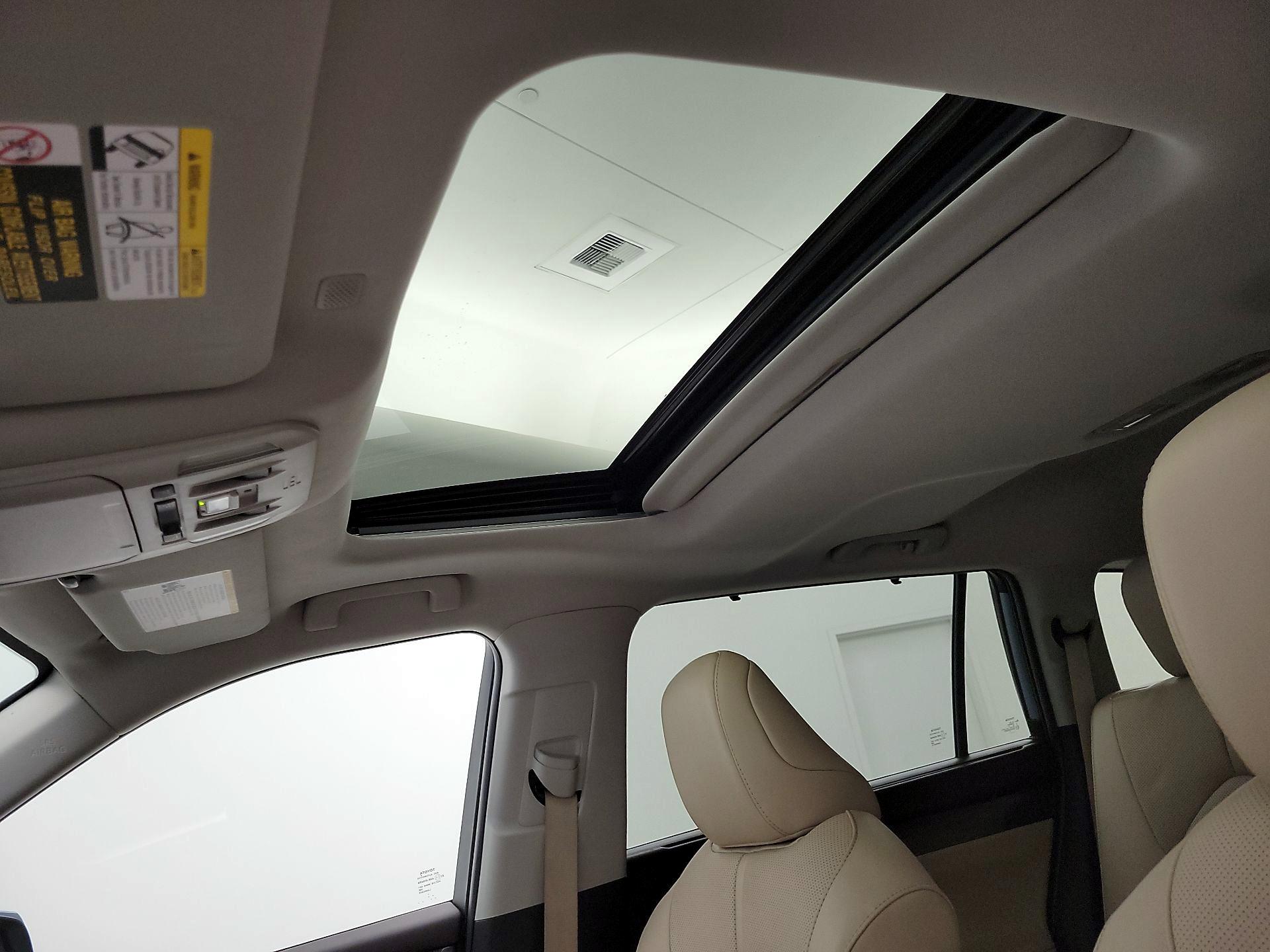 Thumbnail: 2022 Toyota Highlander - 20