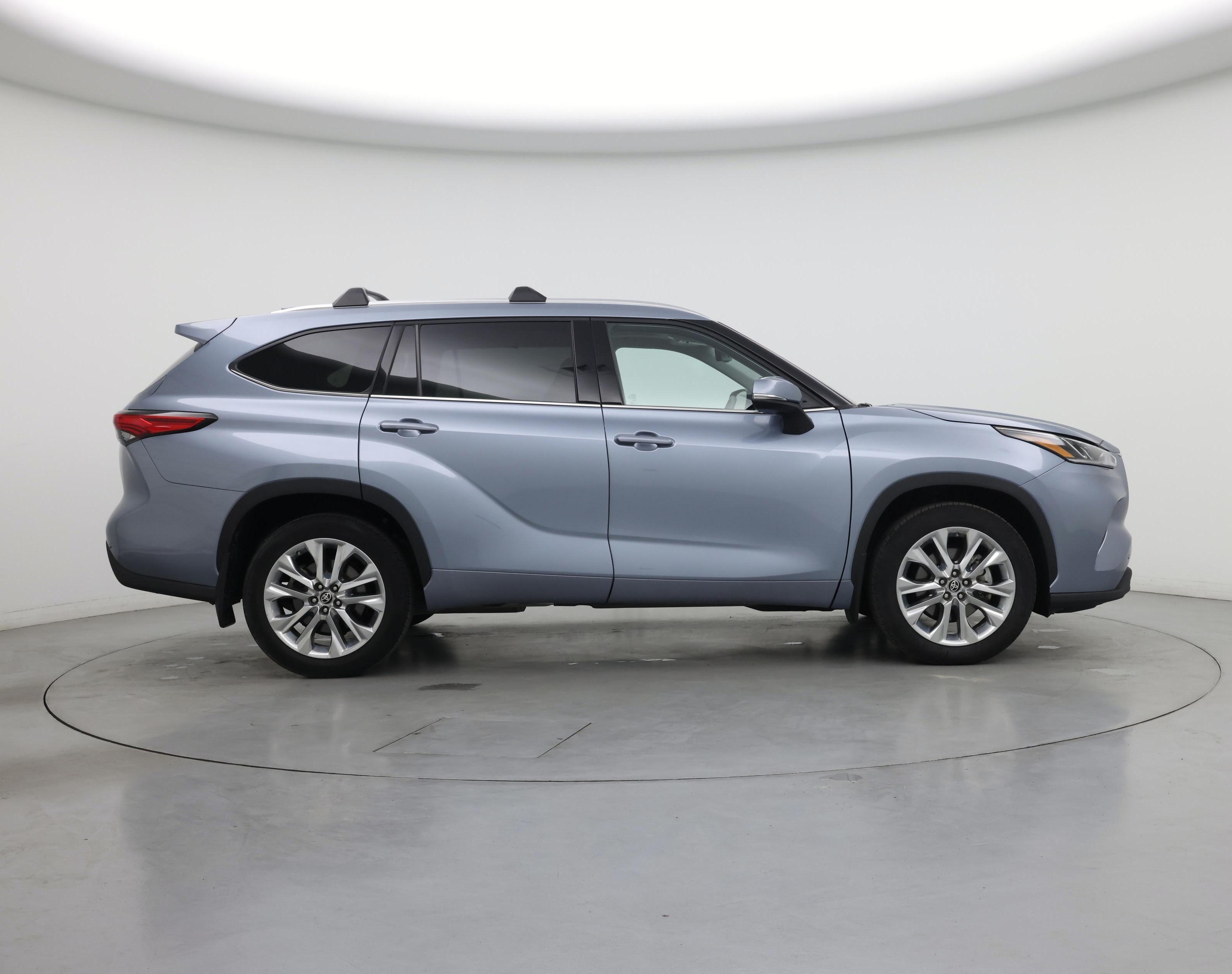 Thumbnail: 2022 Toyota Highlander - 7