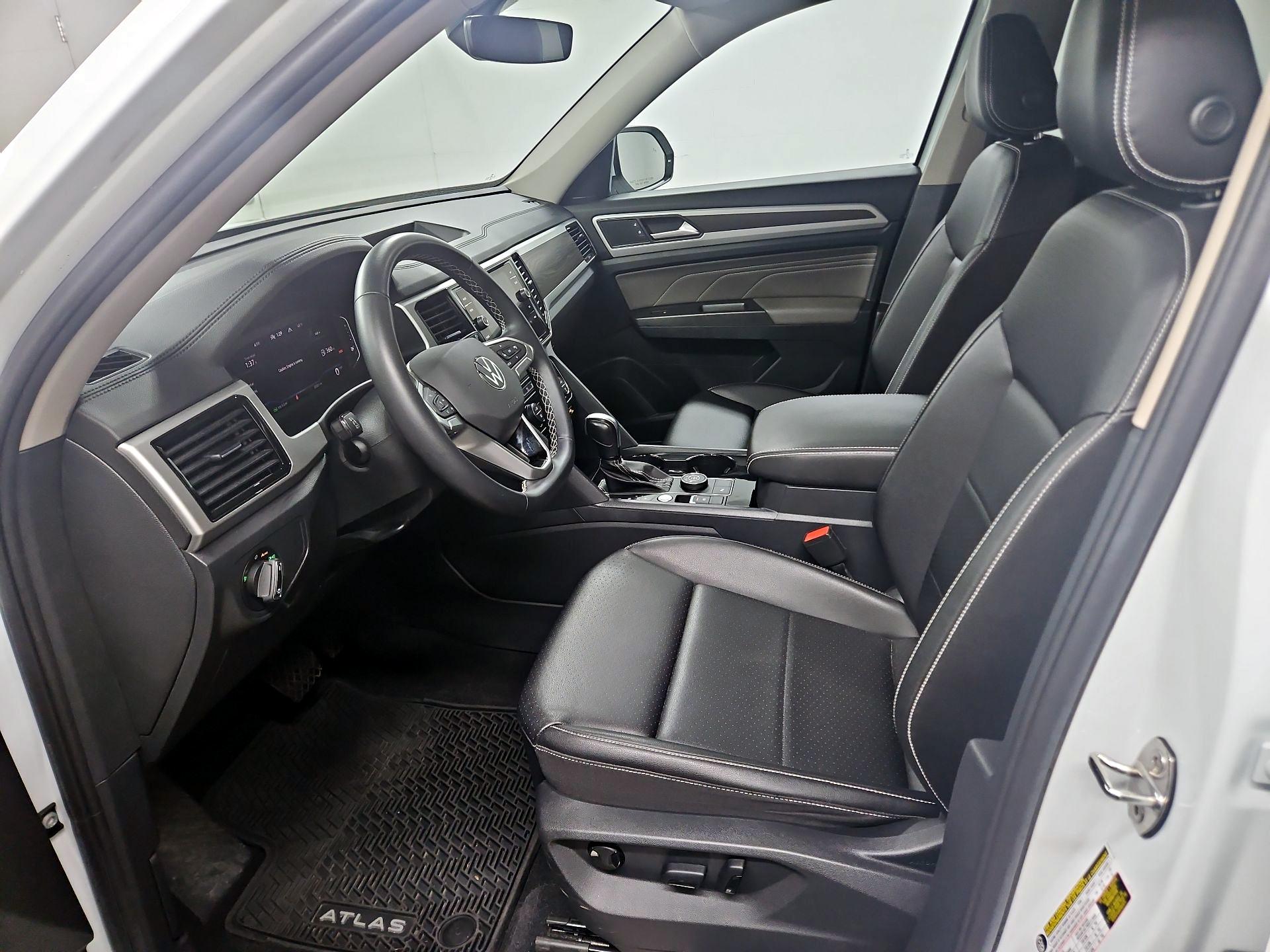 Thumbnail: 2023 Volkswagen Atlas - 11