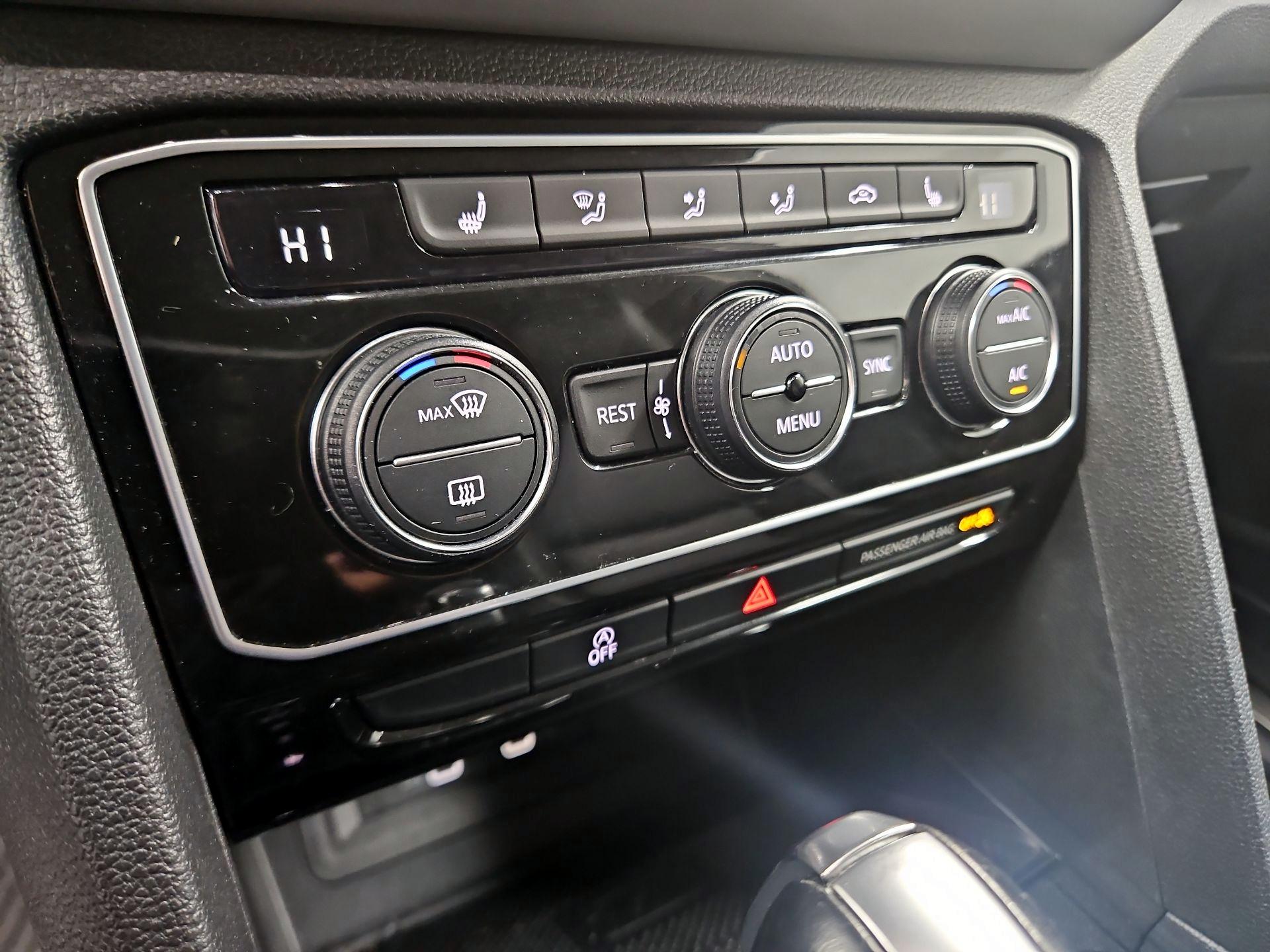 Thumbnail: 2023 Volkswagen Atlas - 16