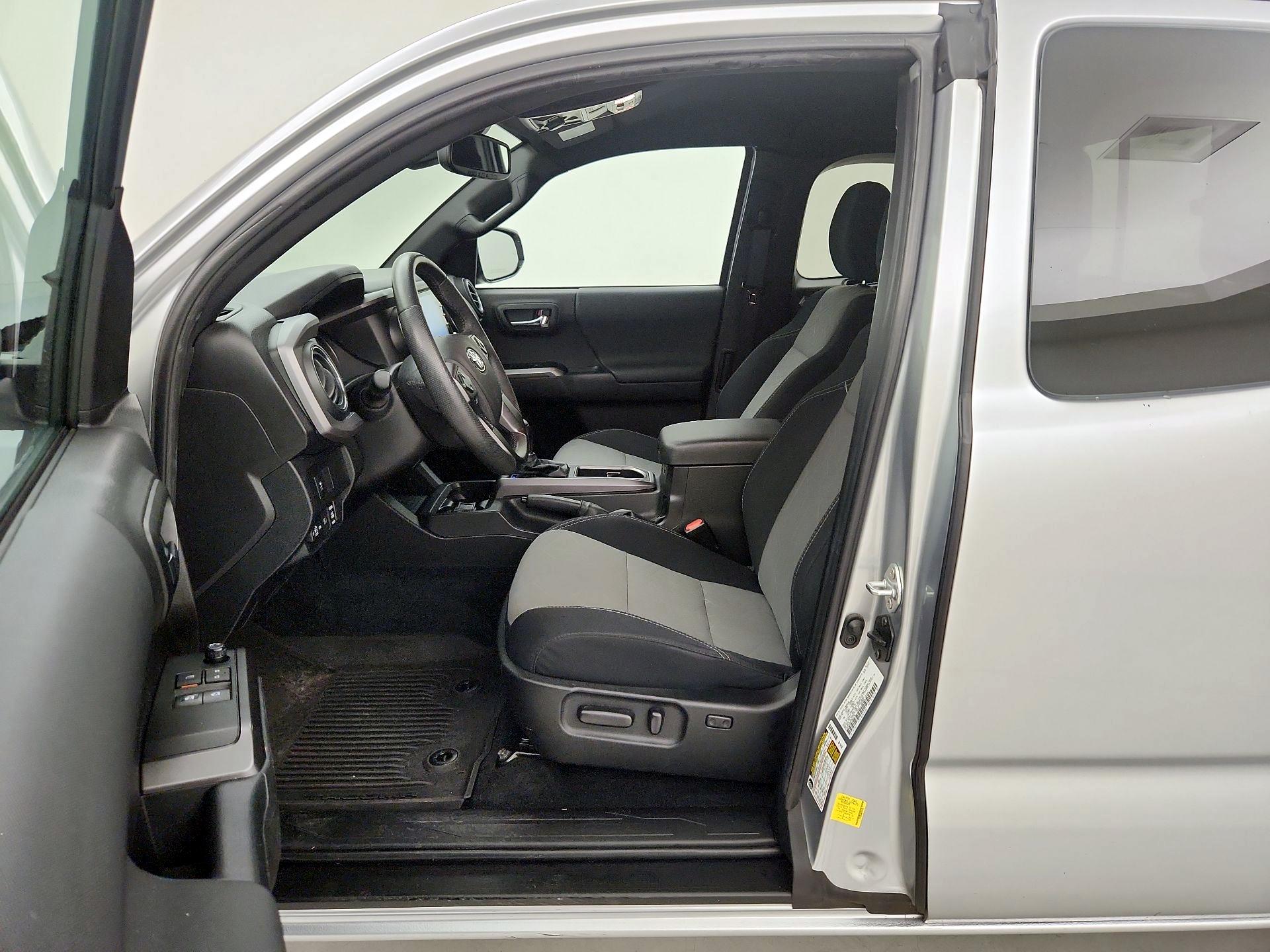 Thumbnail: 2022 Toyota Tacoma - 11