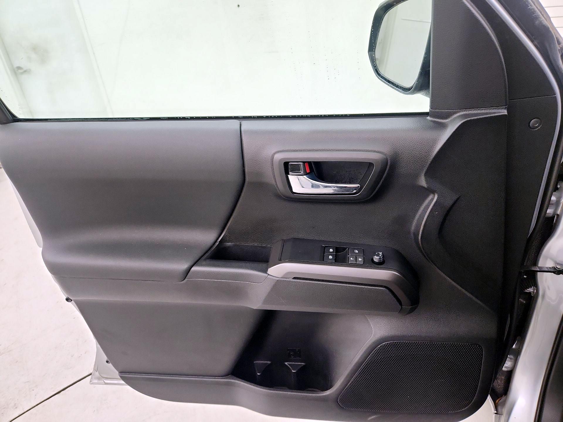 Thumbnail: 2022 Toyota Tacoma - 12