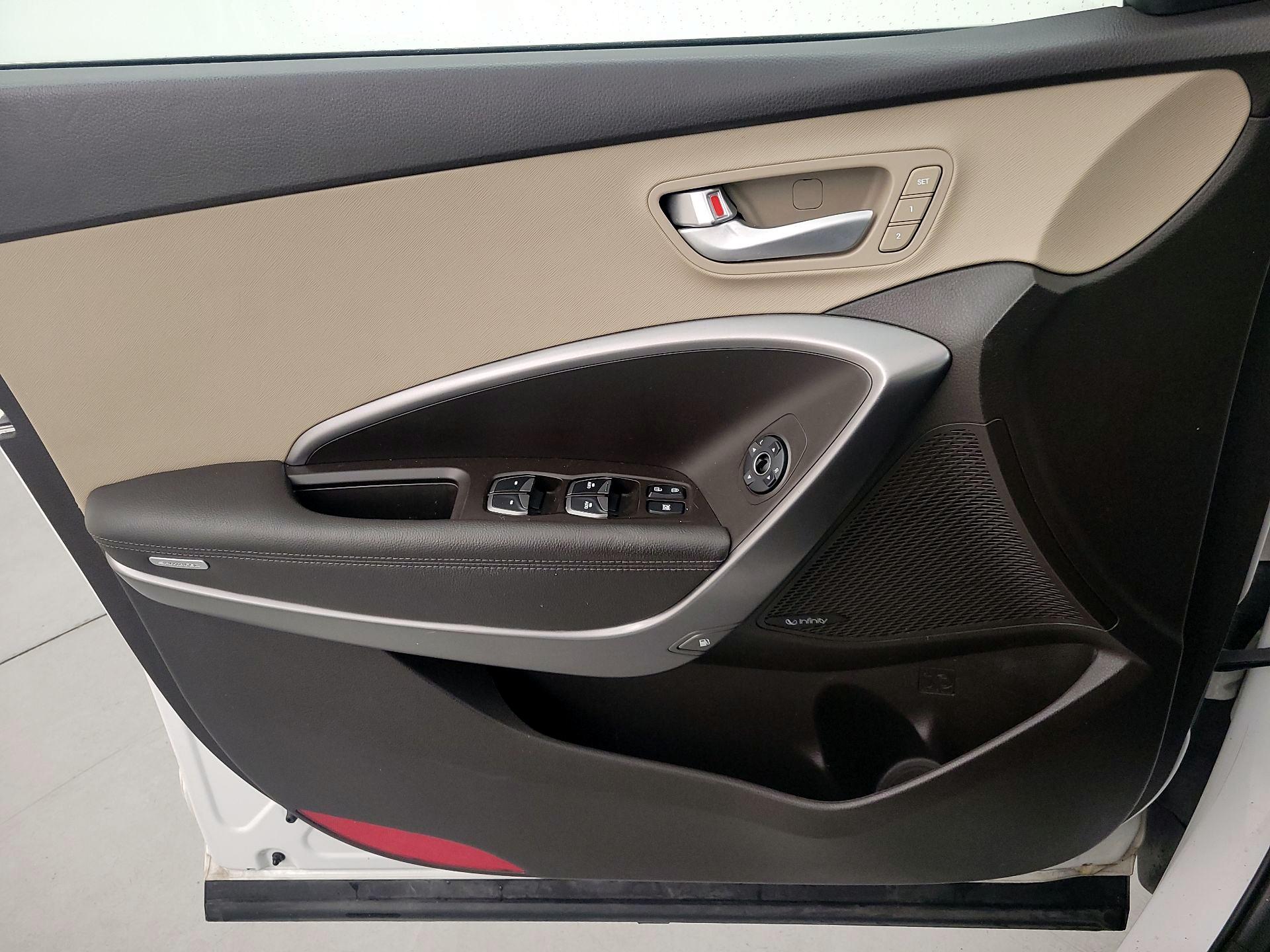 Thumbnail: 2017 Hyundai Santa Fe - 12