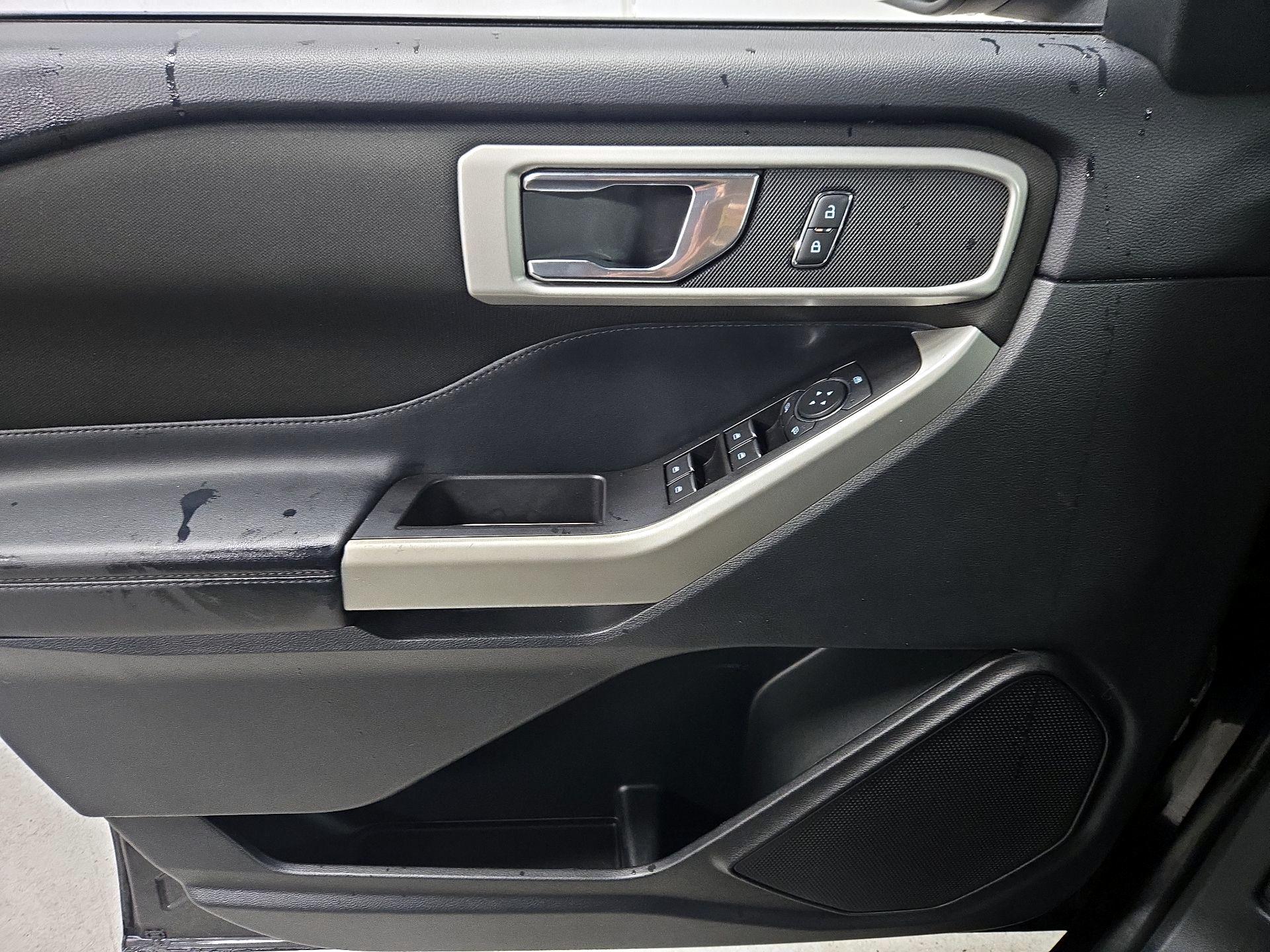 Thumbnail: 2020 Ford Explorer - 12