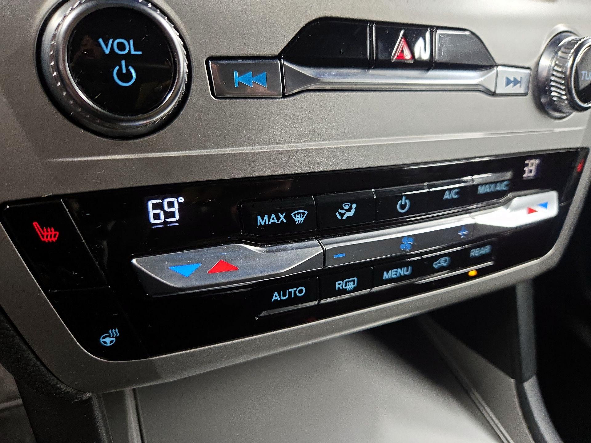 Thumbnail: 2020 Ford Explorer - 16