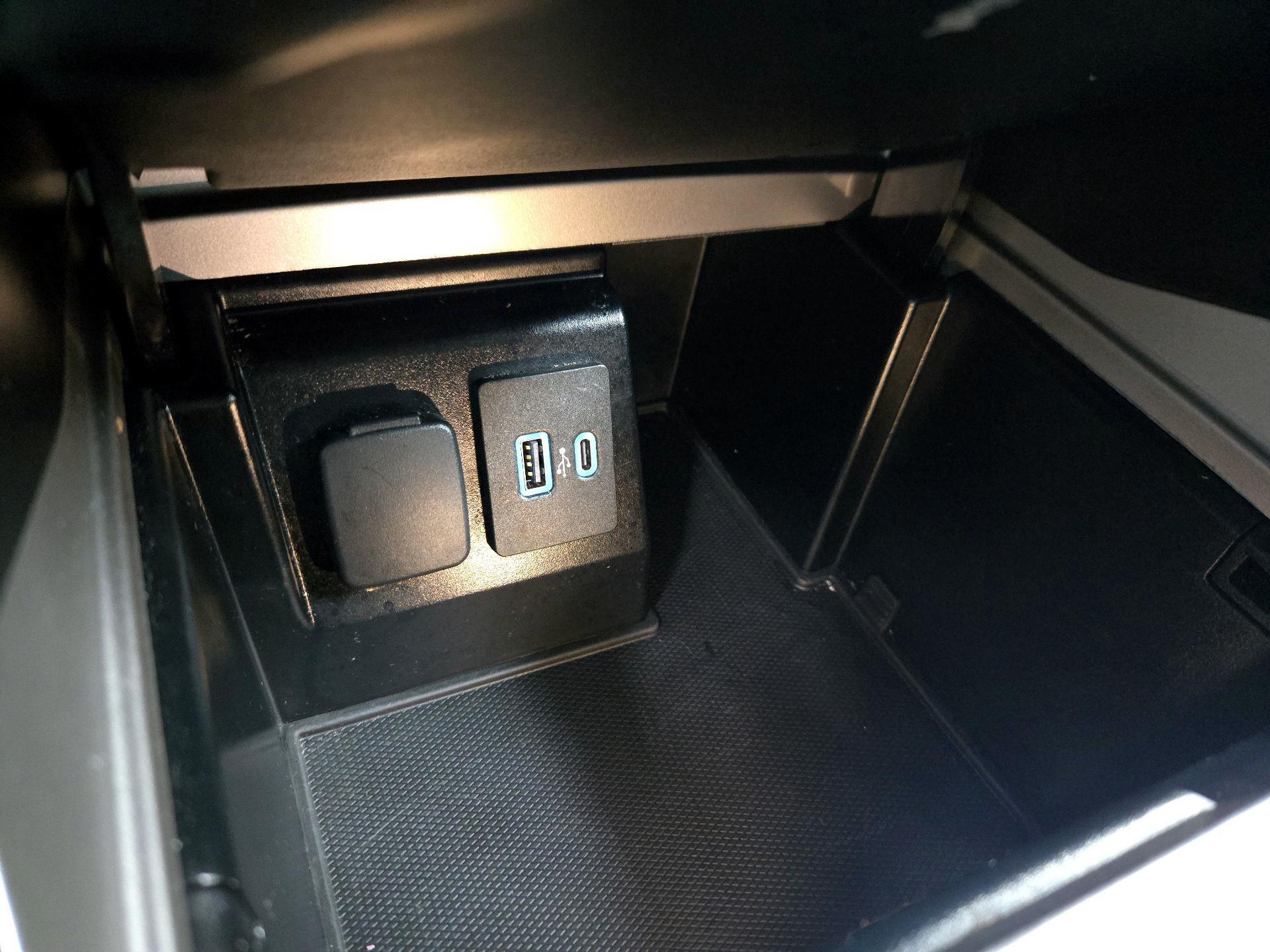 Thumbnail: 2020 Ford Explorer - 18