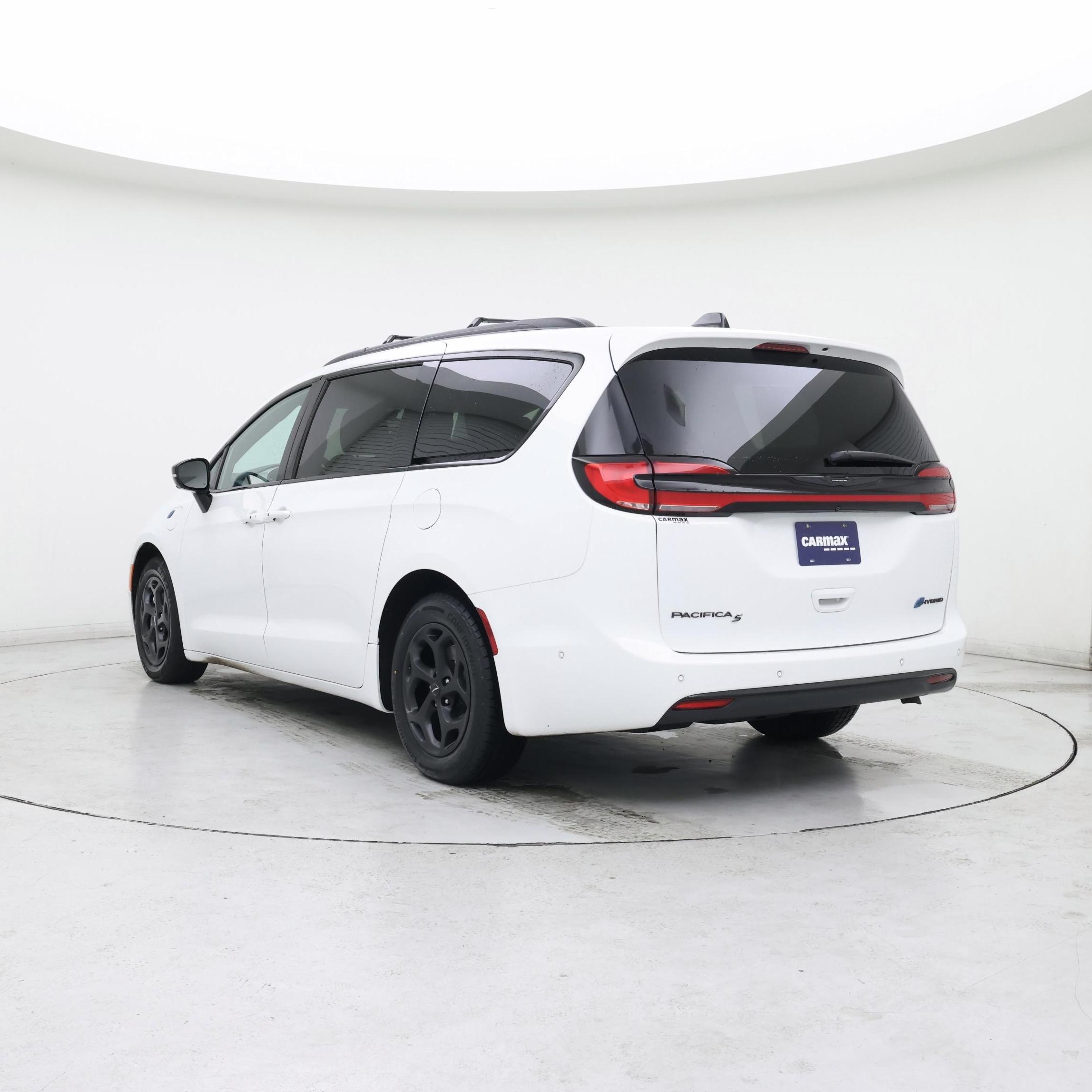 Thumbnail: 2023 Chrysler Pacifica - 2