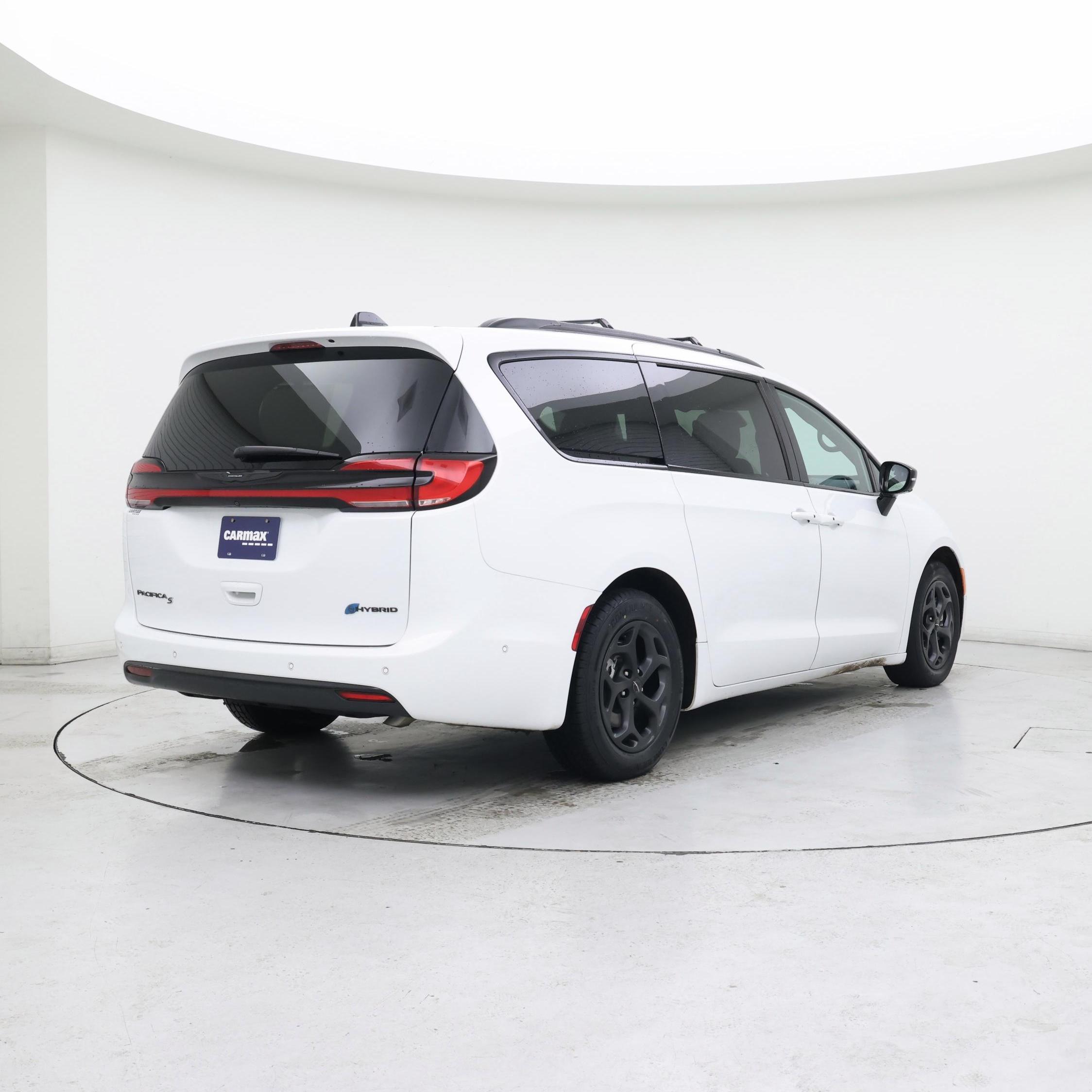 Thumbnail: 2023 Chrysler Pacifica - 8