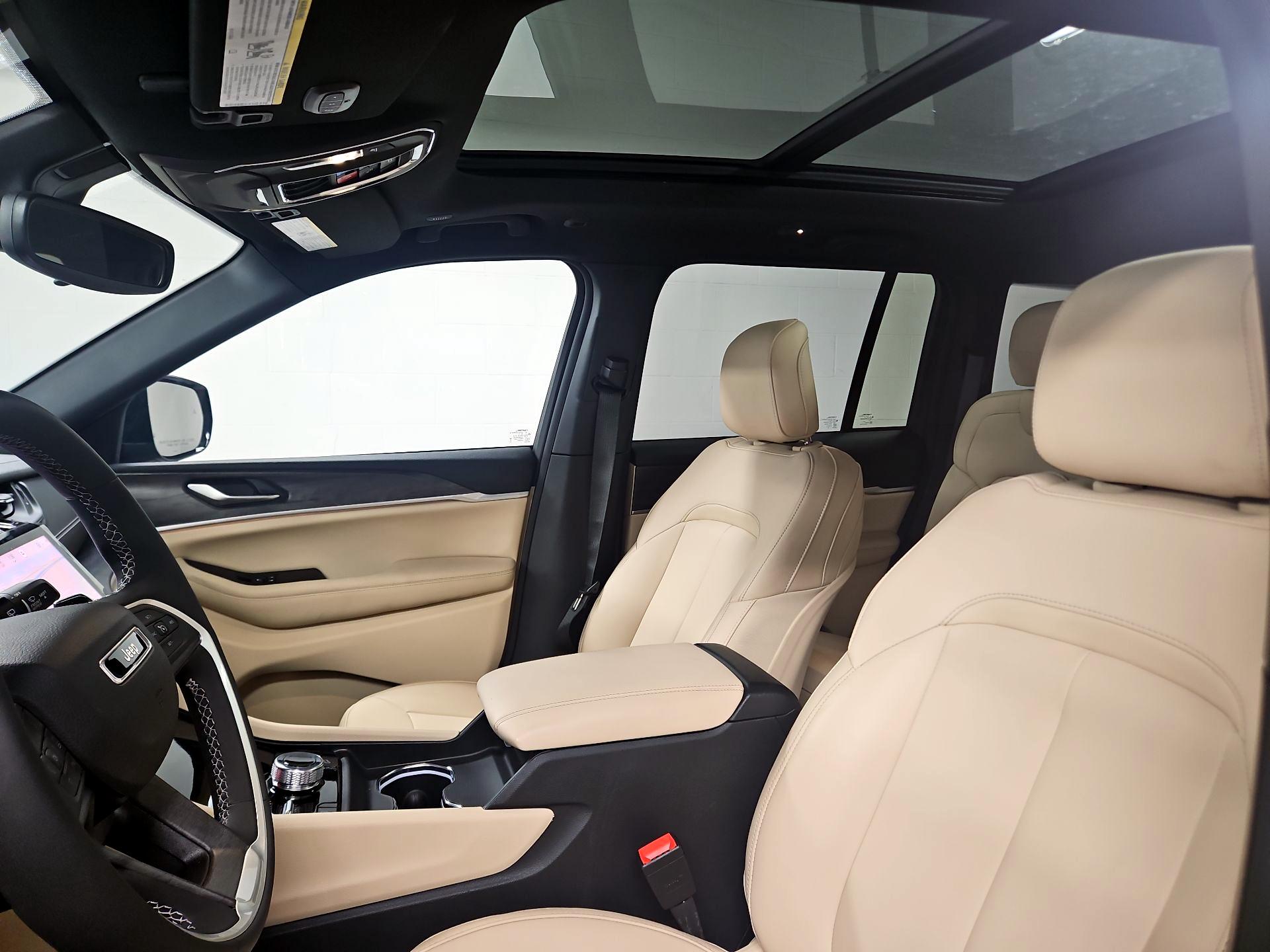Thumbnail: 2024 Jeep Grand Cherokee - 20