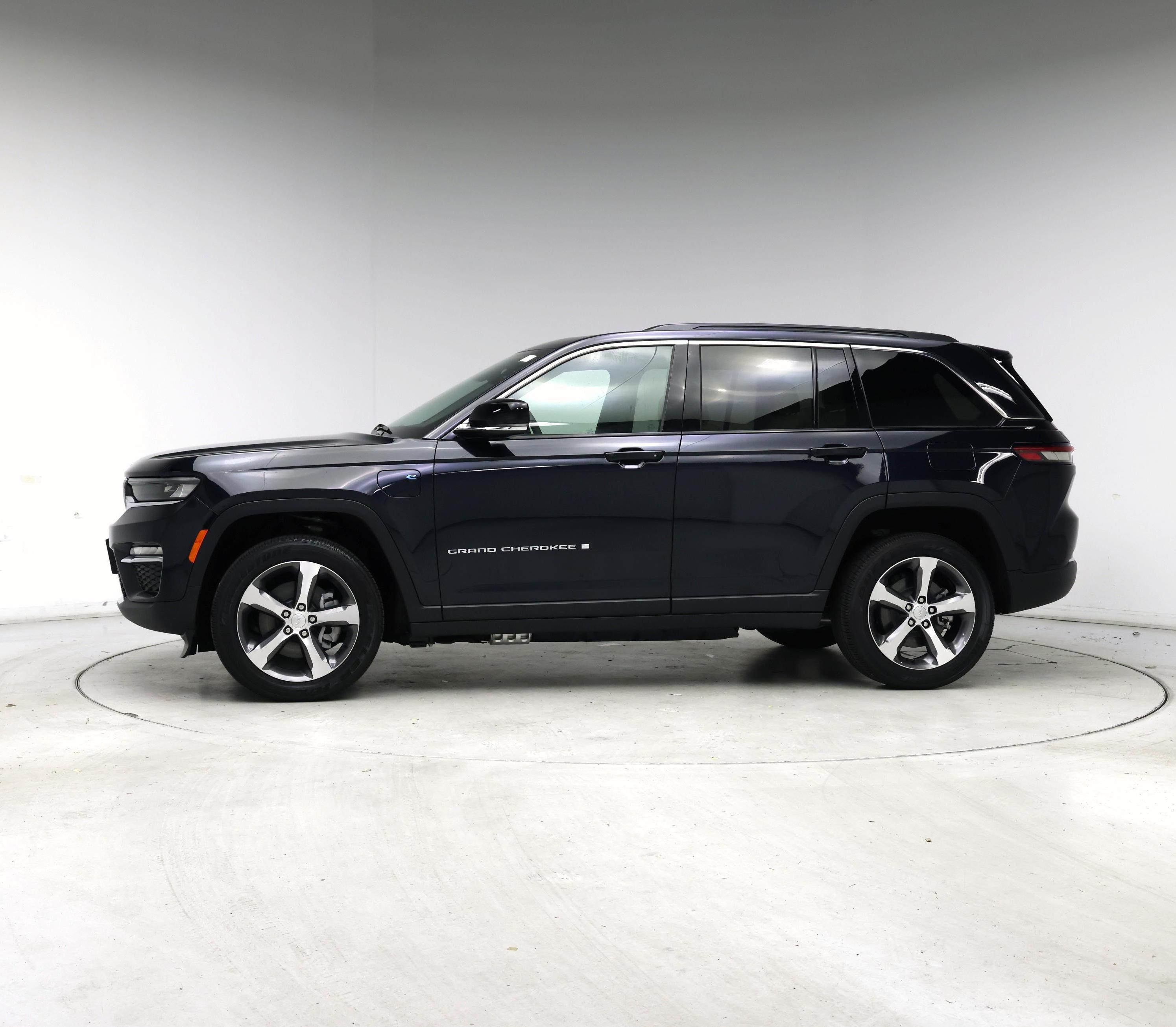 Thumbnail: 2024 Jeep Grand Cherokee - 3