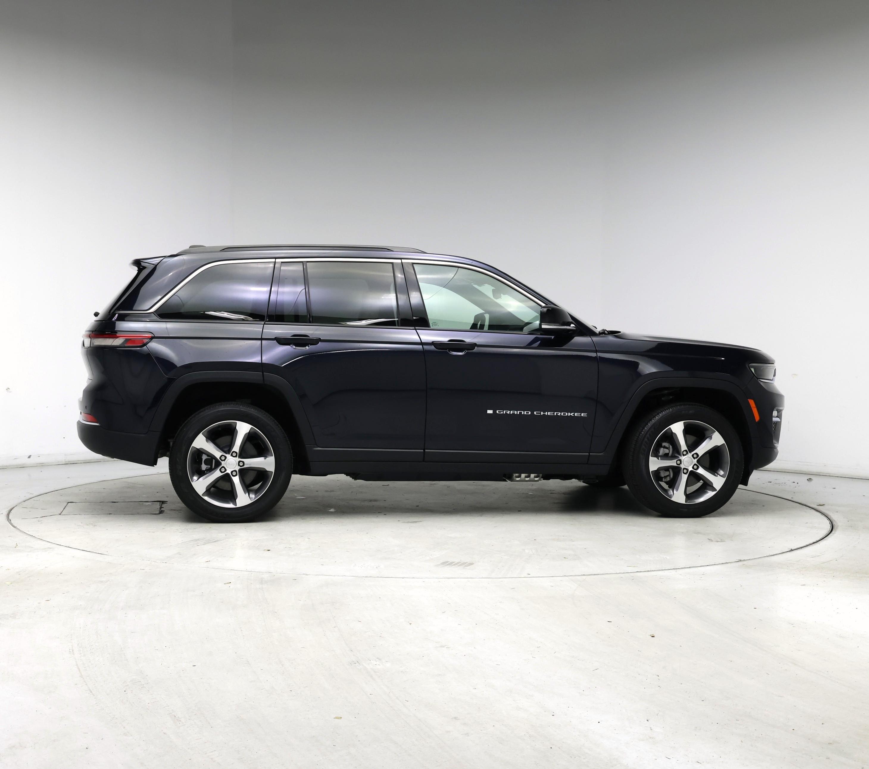 Thumbnail: 2024 Jeep Grand Cherokee - 7