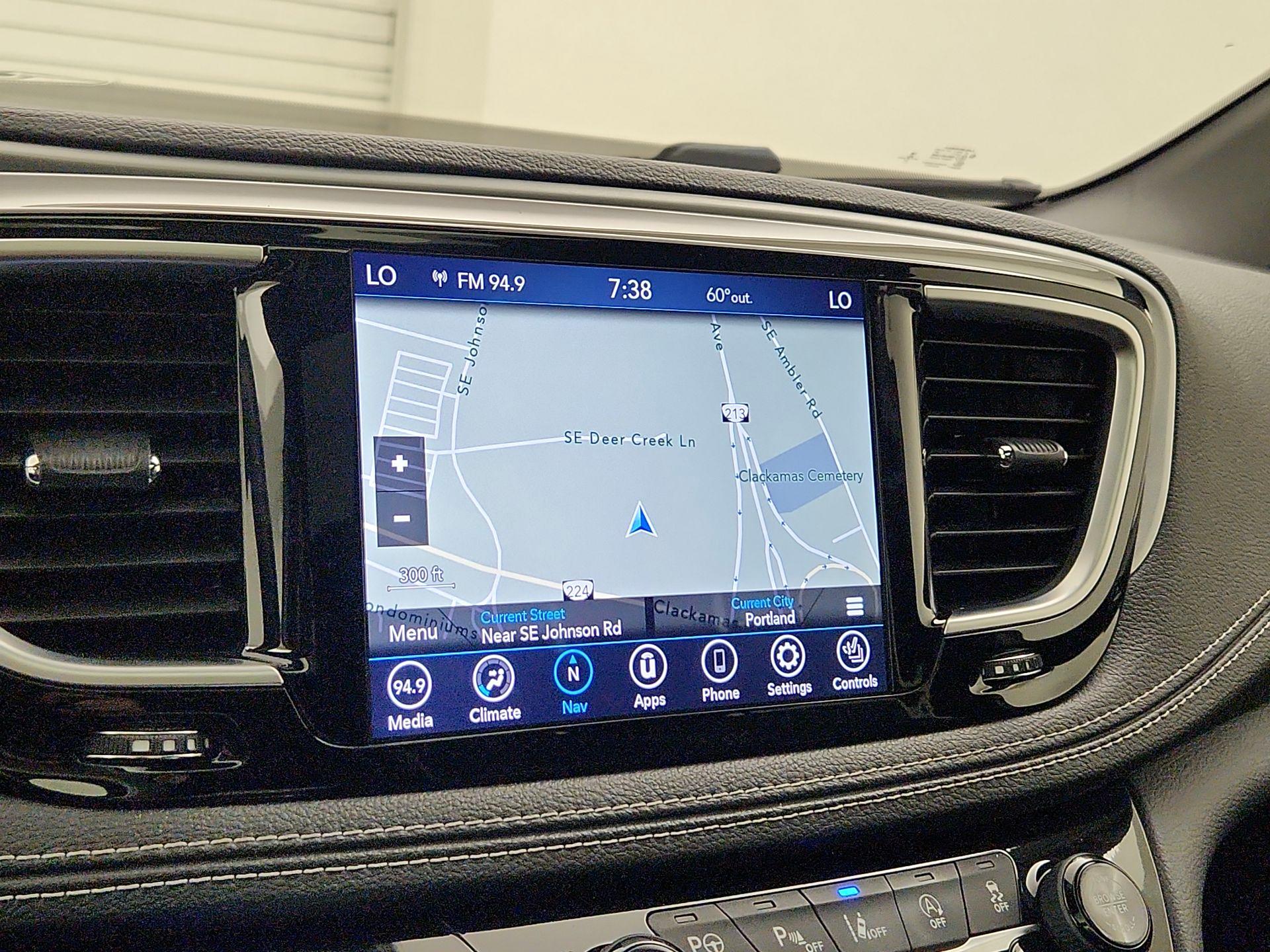 Thumbnail: 2018 Chrysler Pacifica - 14