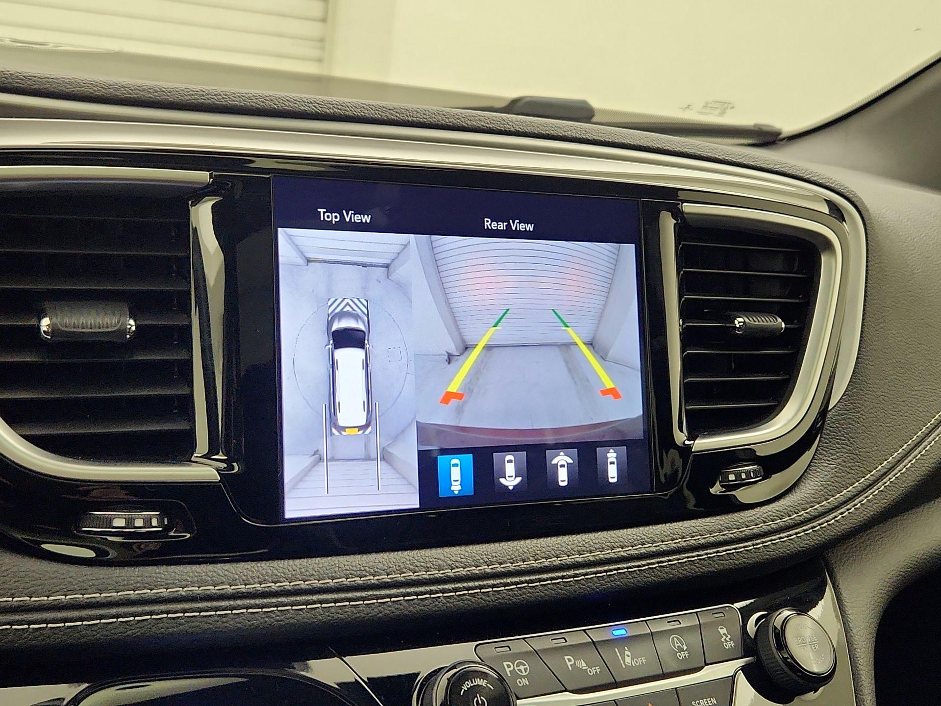 Thumbnail: 2018 Chrysler Pacifica - 15