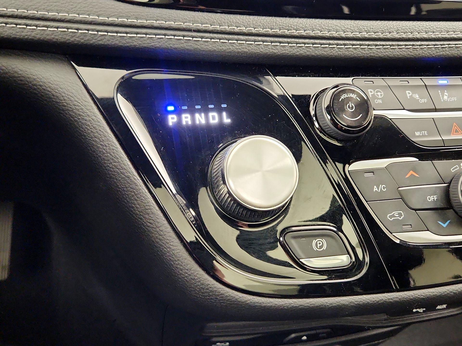 Thumbnail: 2018 Chrysler Pacifica - 18