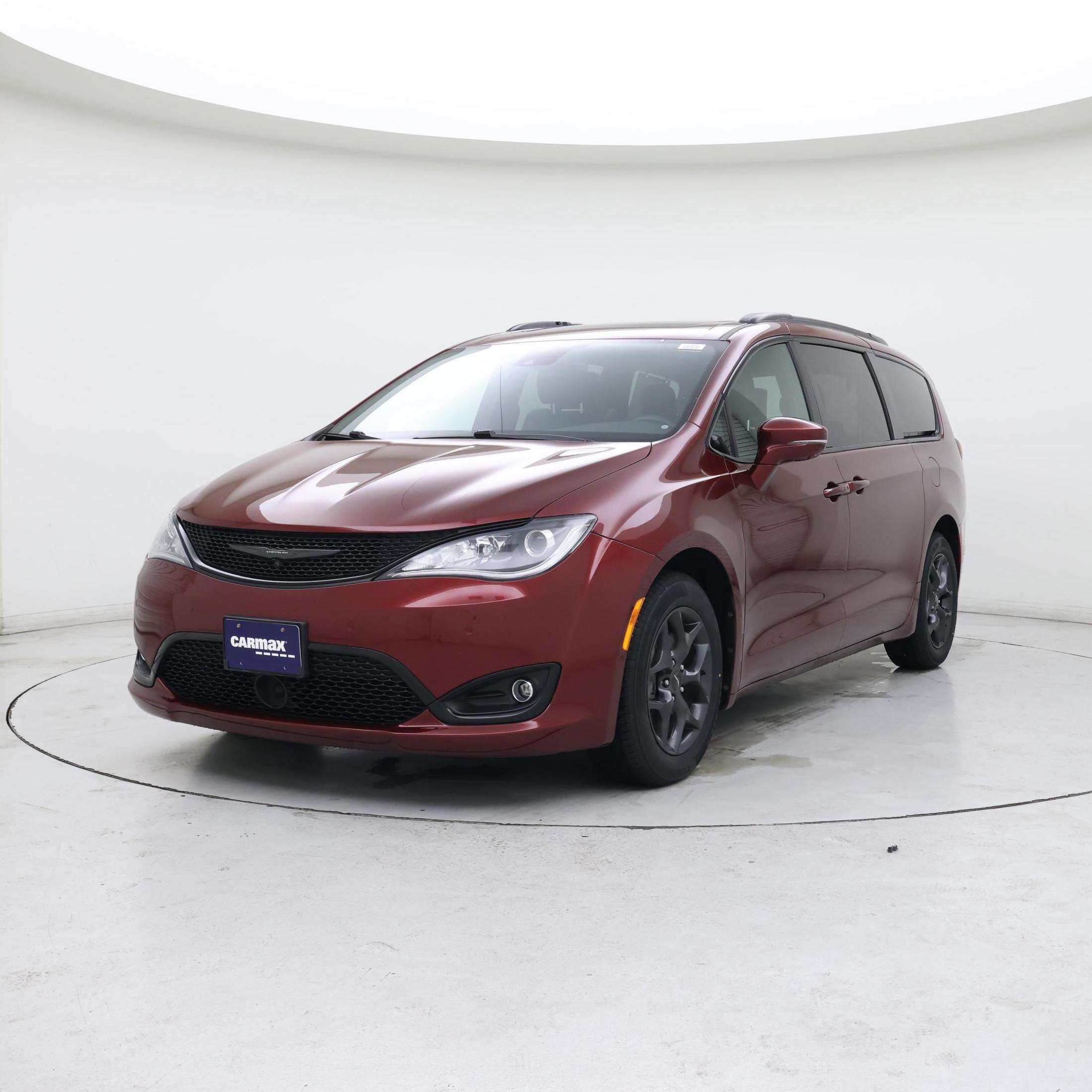 Thumbnail: 2018 Chrysler Pacifica - 4