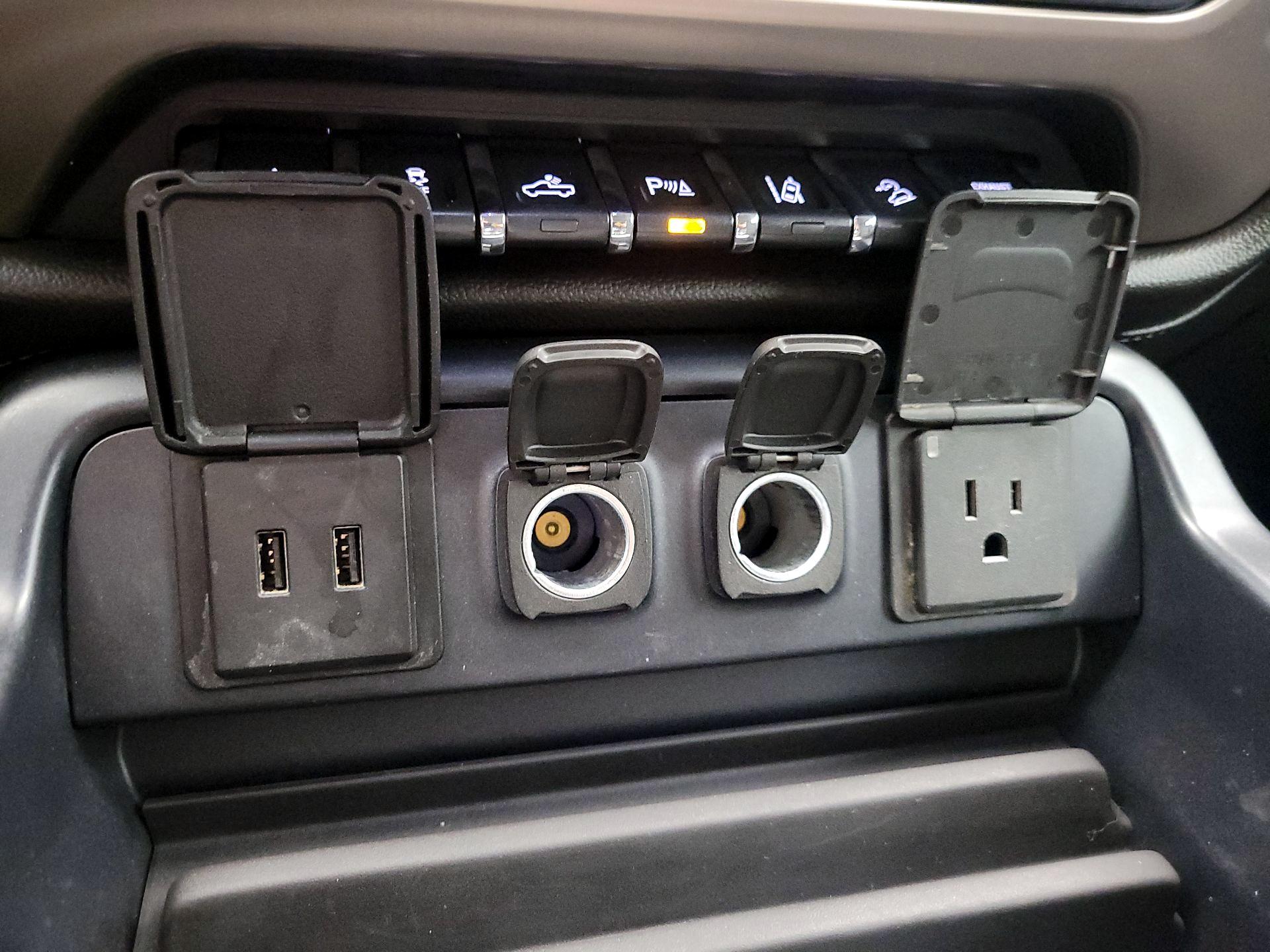 Thumbnail: 2018 GMC Sierra 3500 - 19