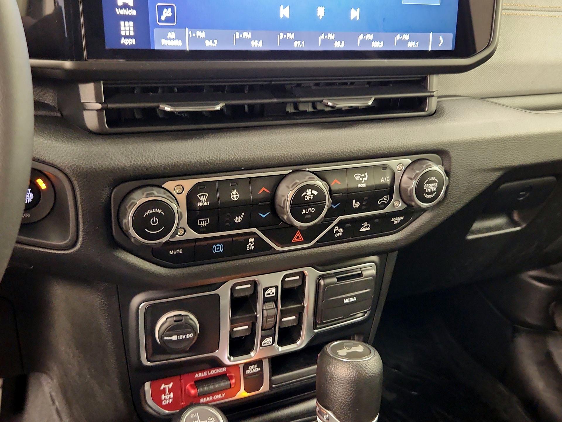 Thumbnail: 2024 Jeep Wrangler - 16