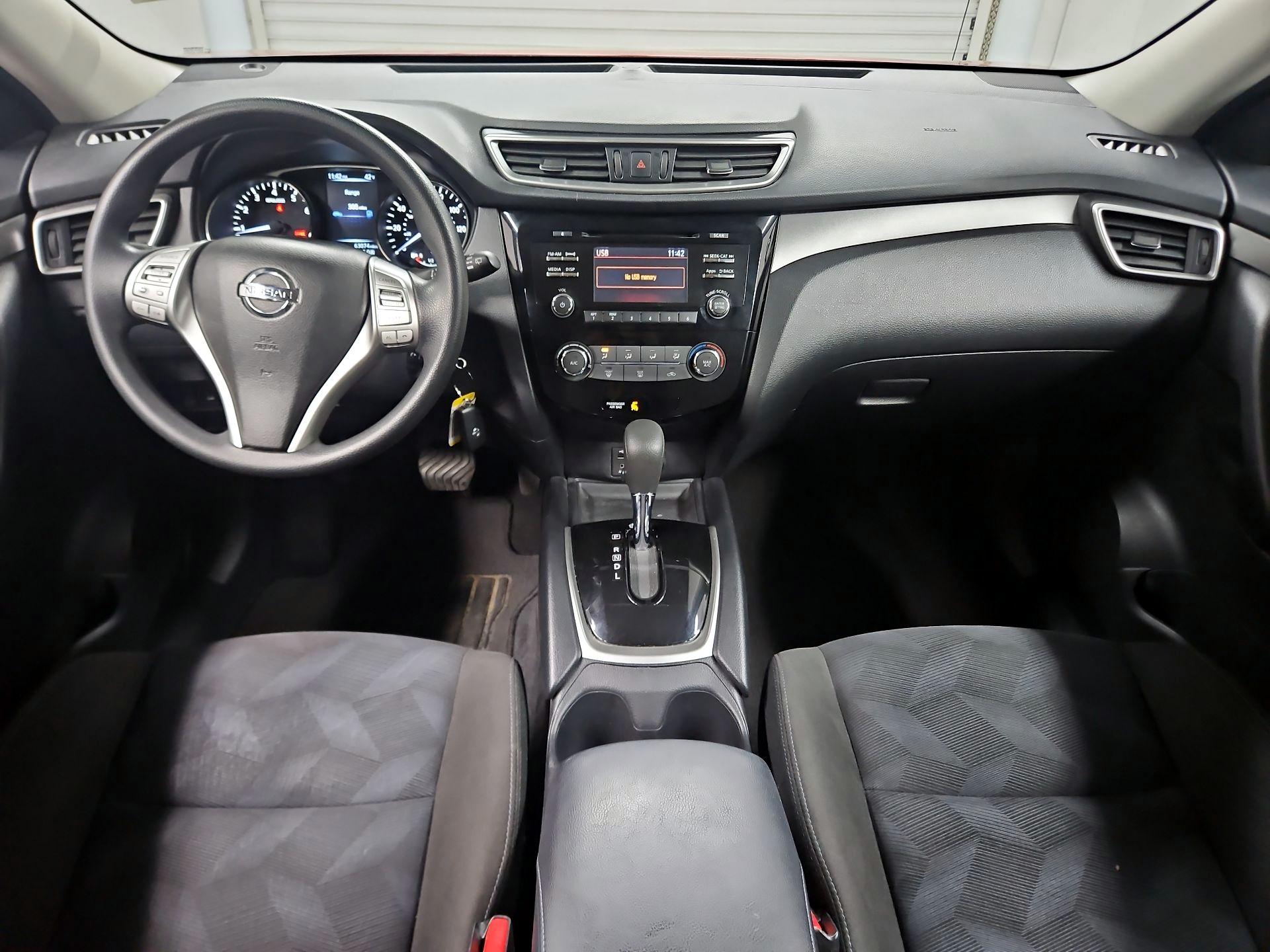 Thumbnail: 2015 Nissan Rogue - 9