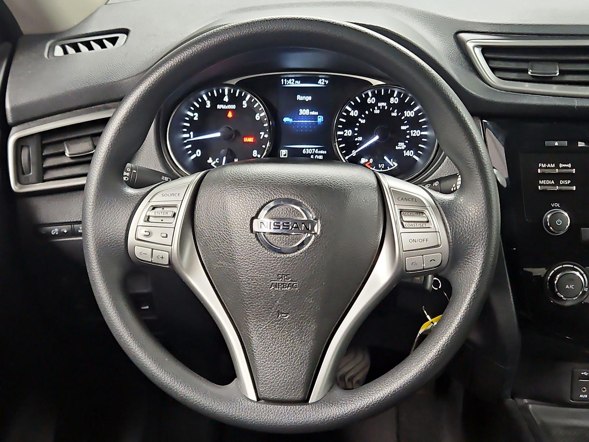 Thumbnail: 2015 Nissan Rogue - 10