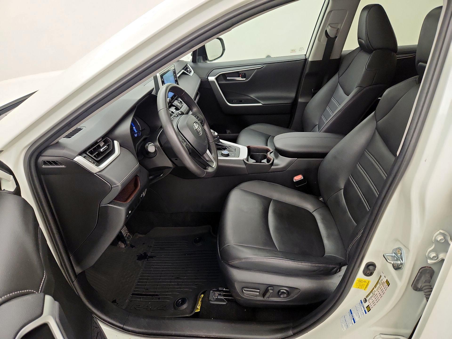 Thumbnail: 2021 Toyota RAV4 - 11