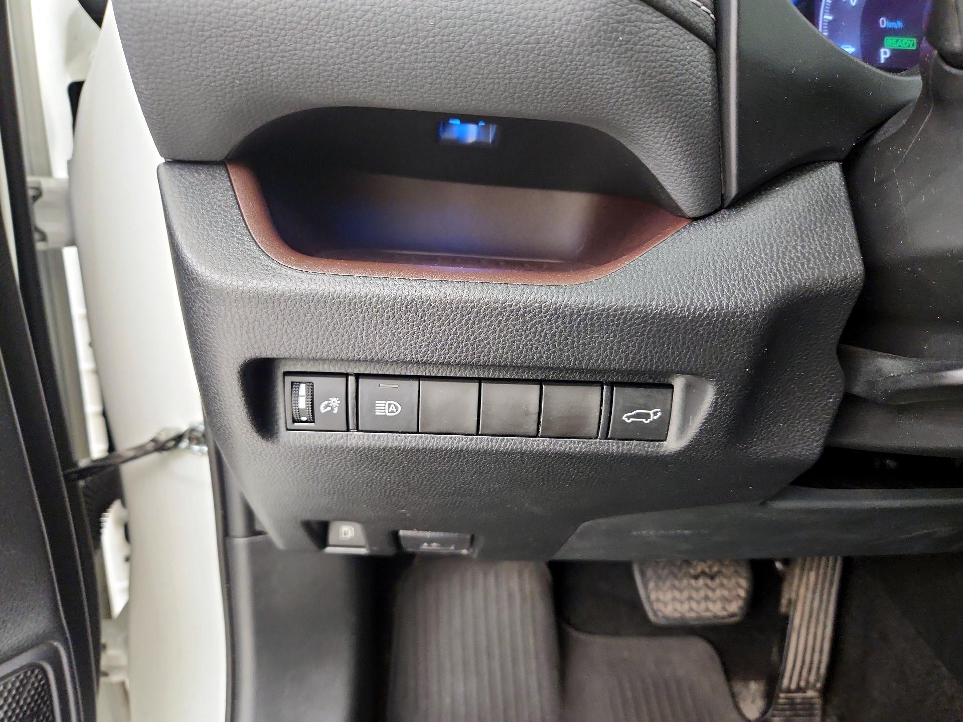 Thumbnail: 2021 Toyota RAV4 - 13