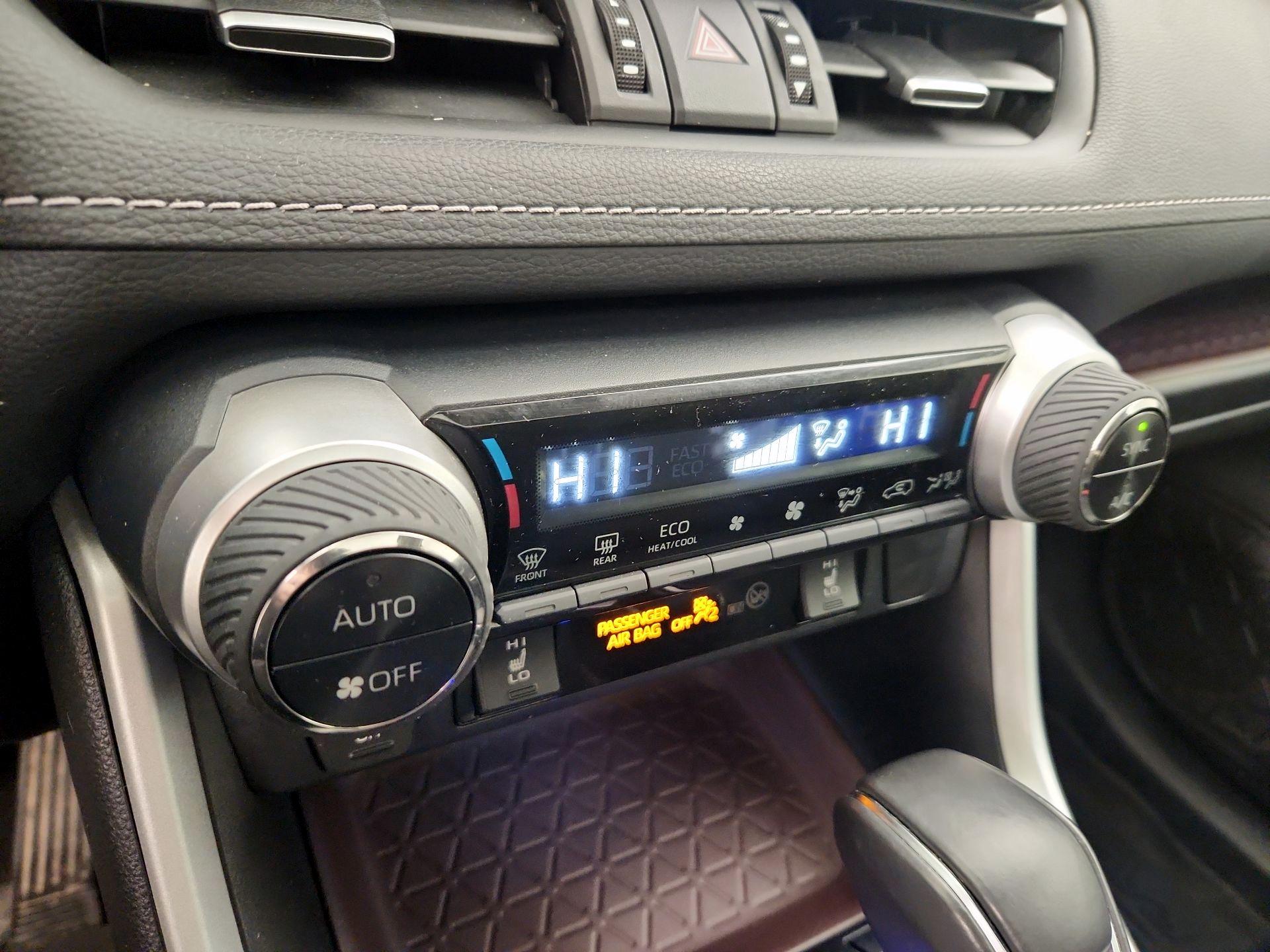 Thumbnail: 2021 Toyota RAV4 - 17