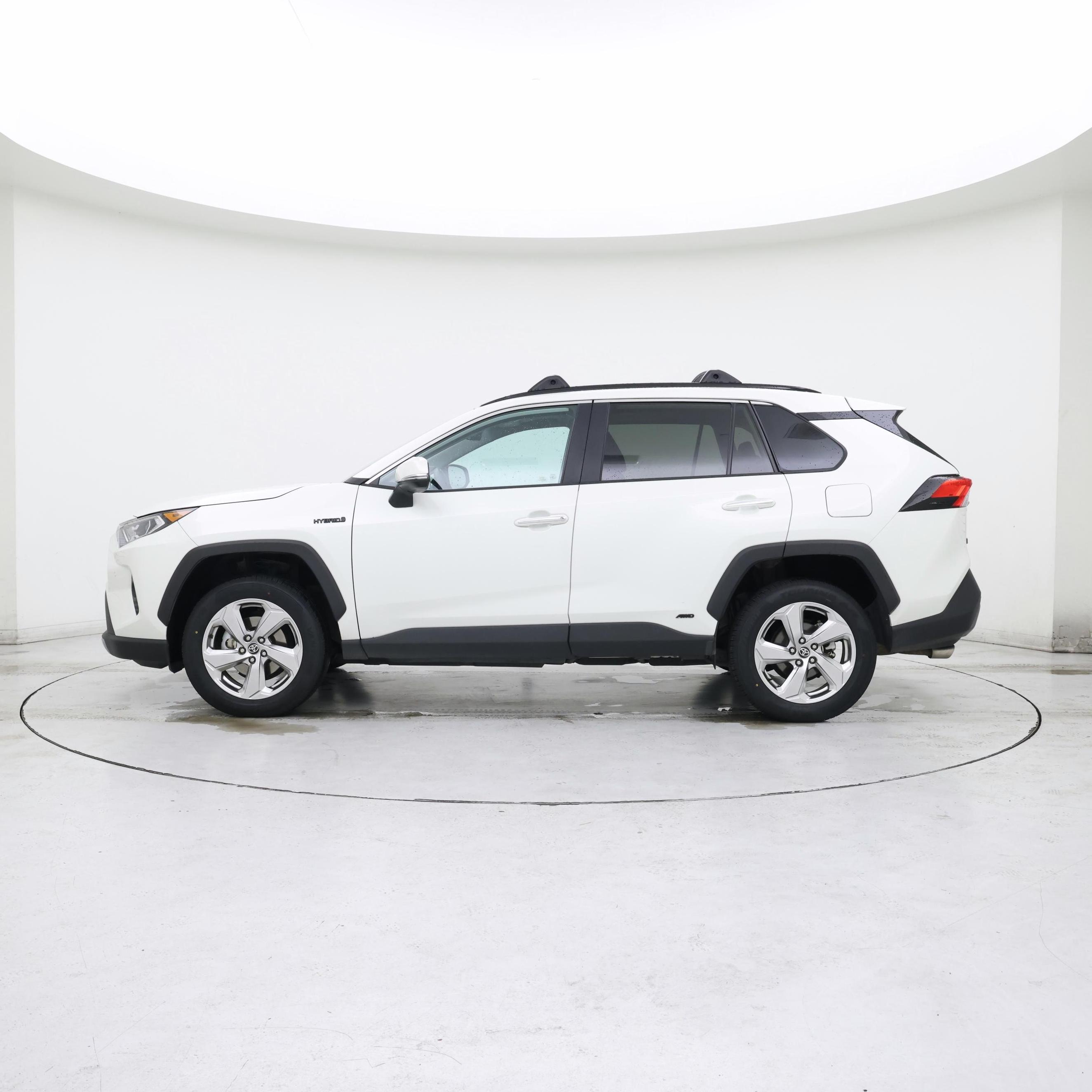 Thumbnail: 2021 Toyota RAV4 - 3