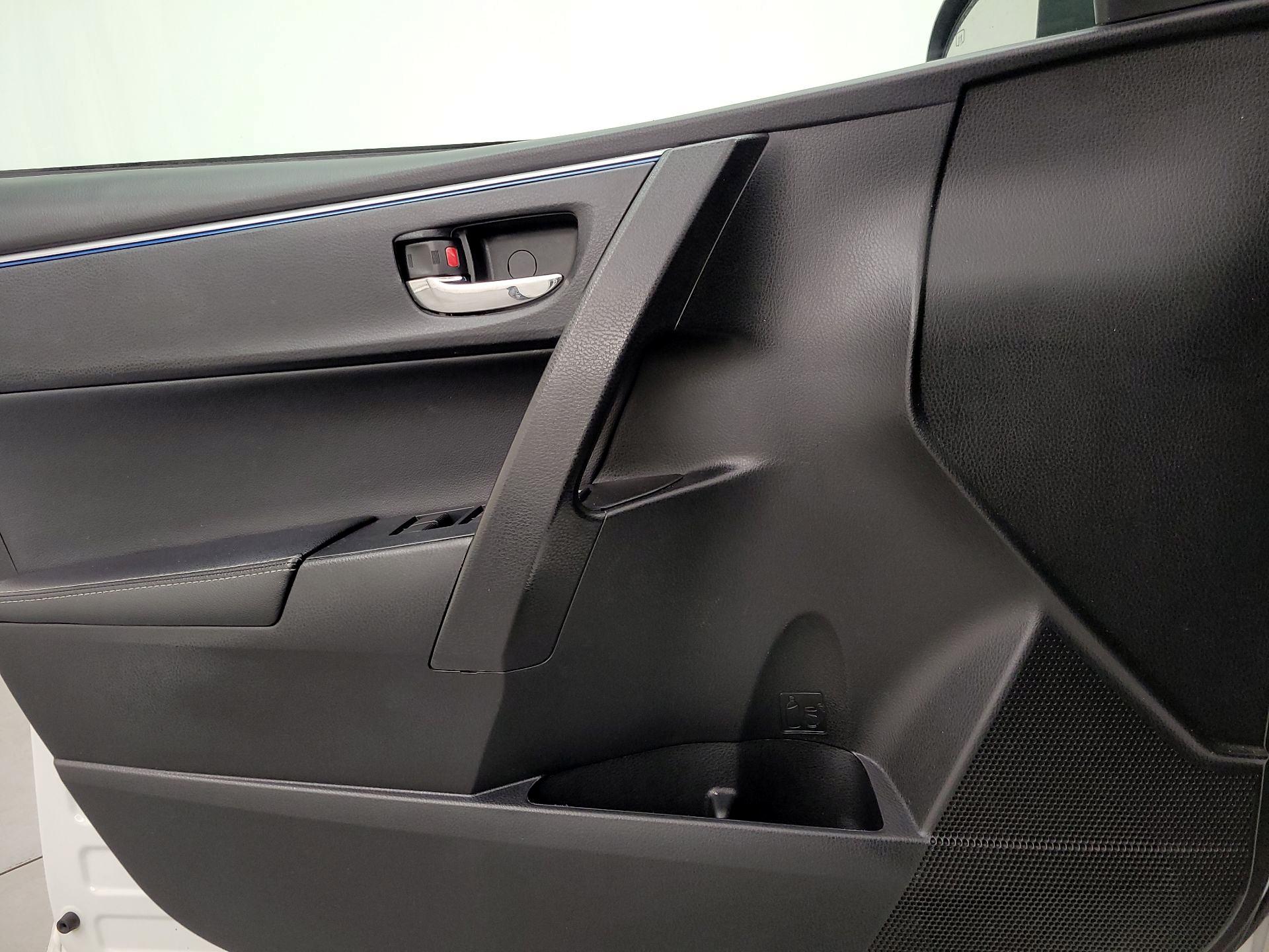 Thumbnail: 2015 Toyota Corolla - 12