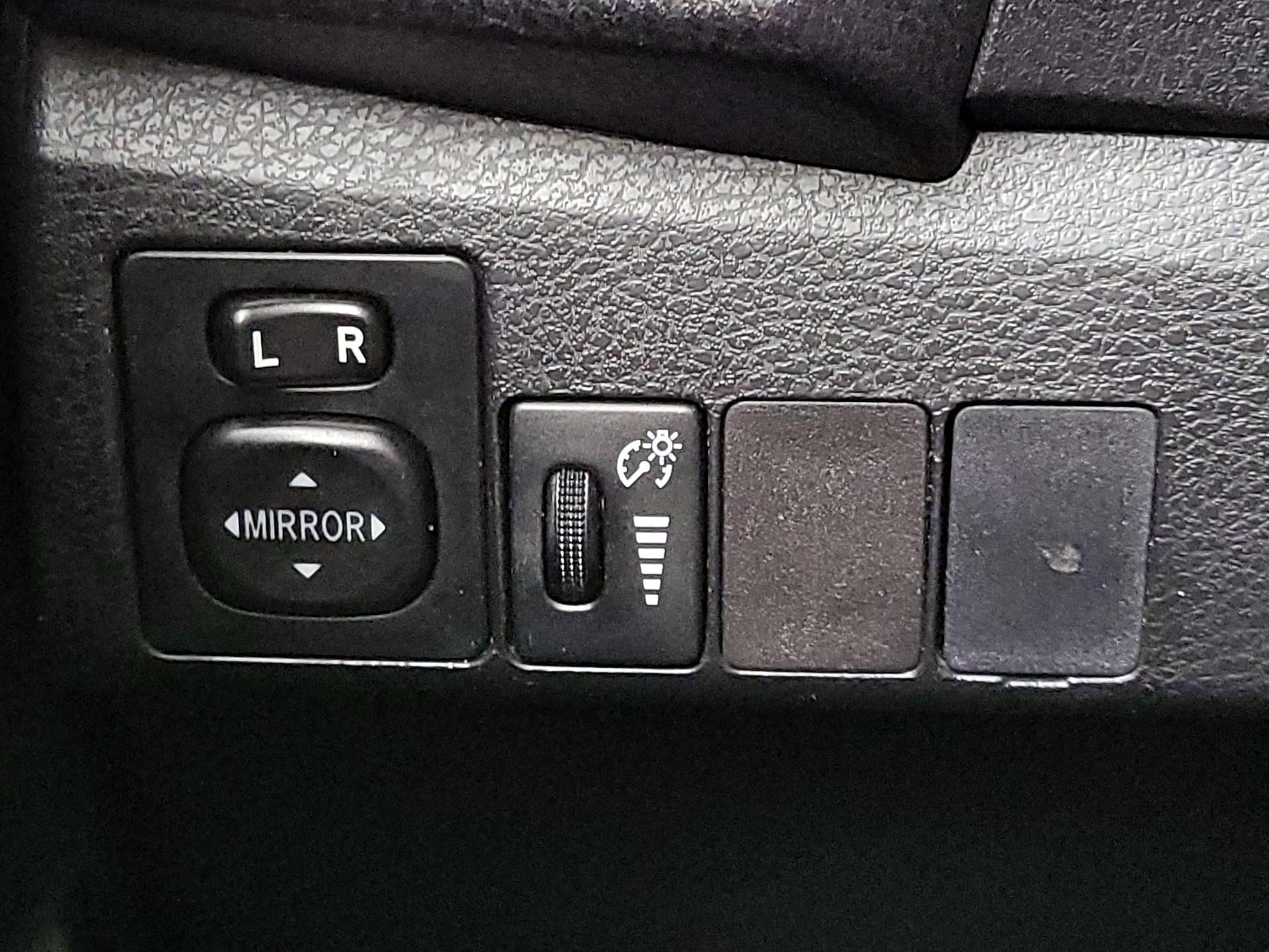 Thumbnail: 2015 Toyota Corolla - 13