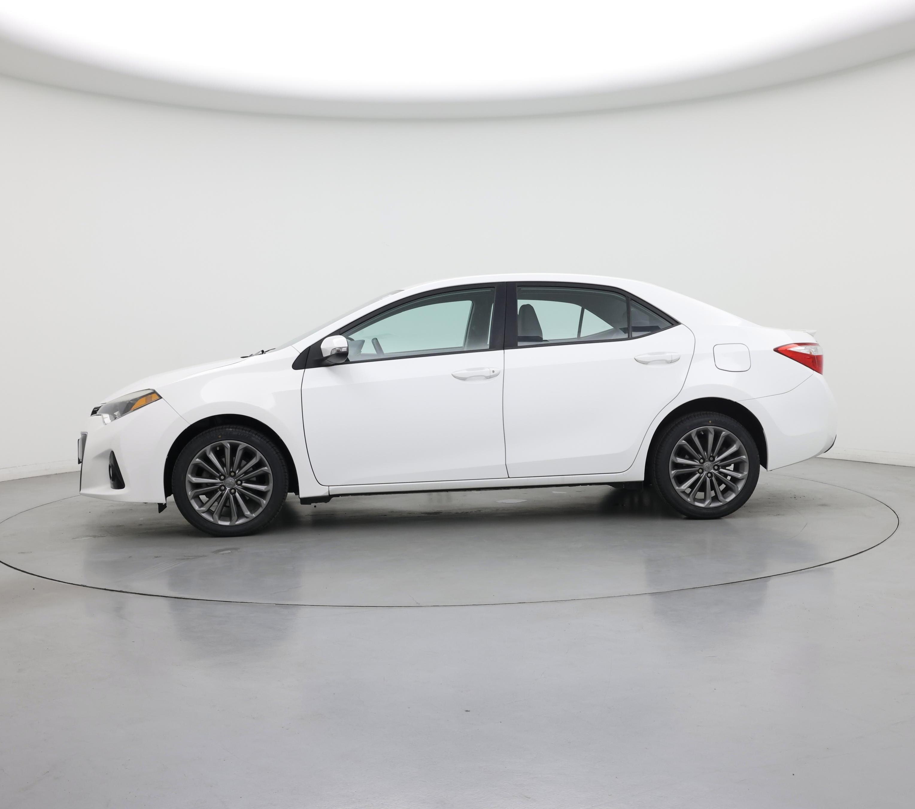 Thumbnail: 2015 Toyota Corolla - 3