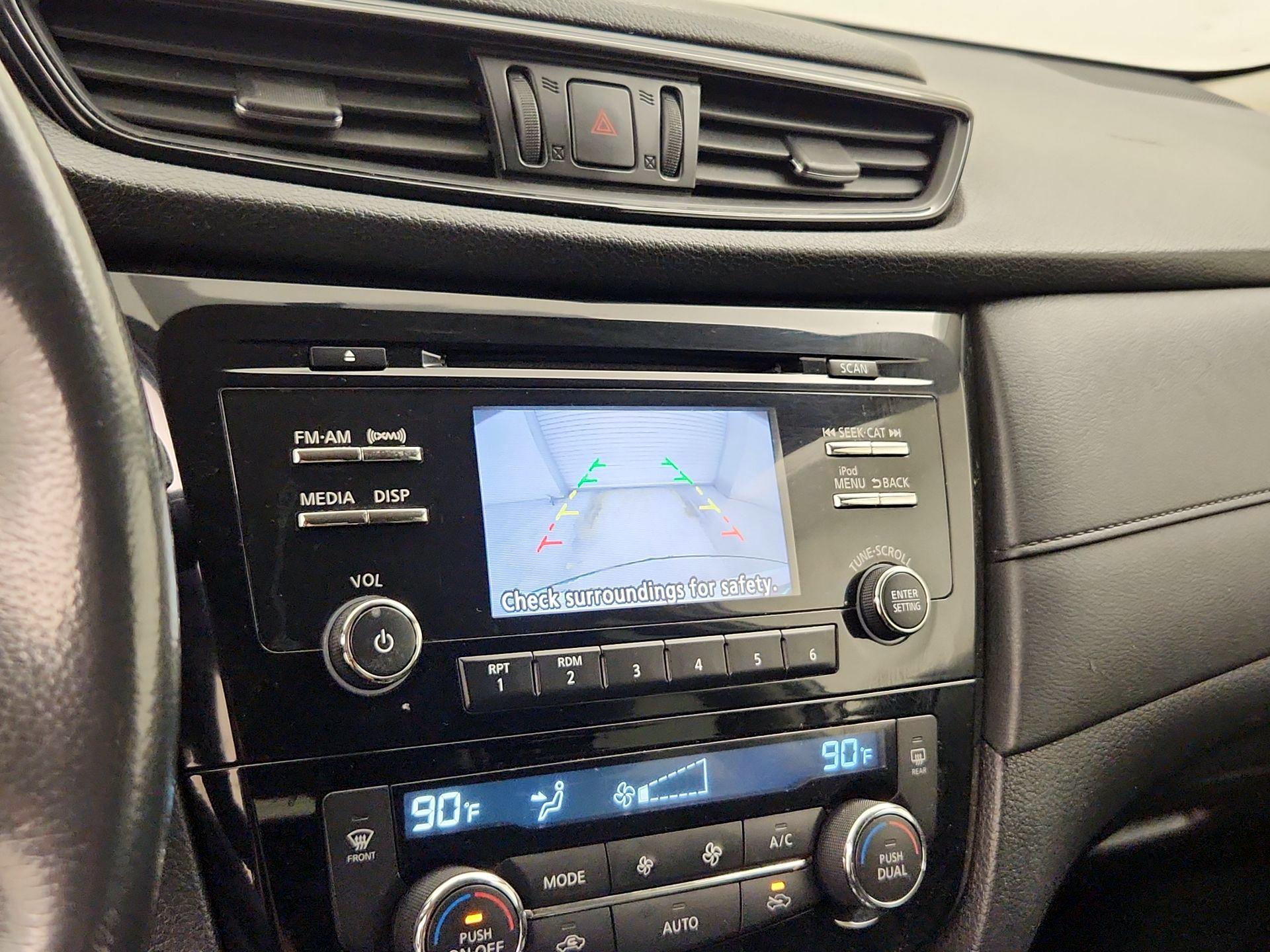 Thumbnail: 2017 Nissan Rogue - 14