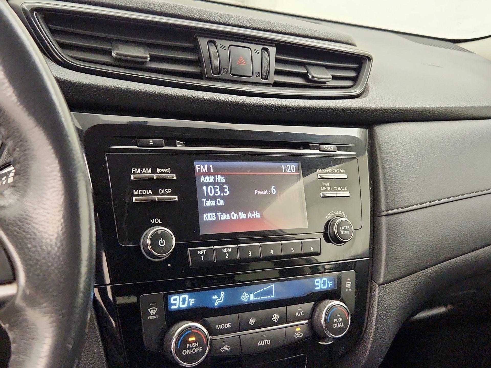 Thumbnail: 2017 Nissan Rogue - 15