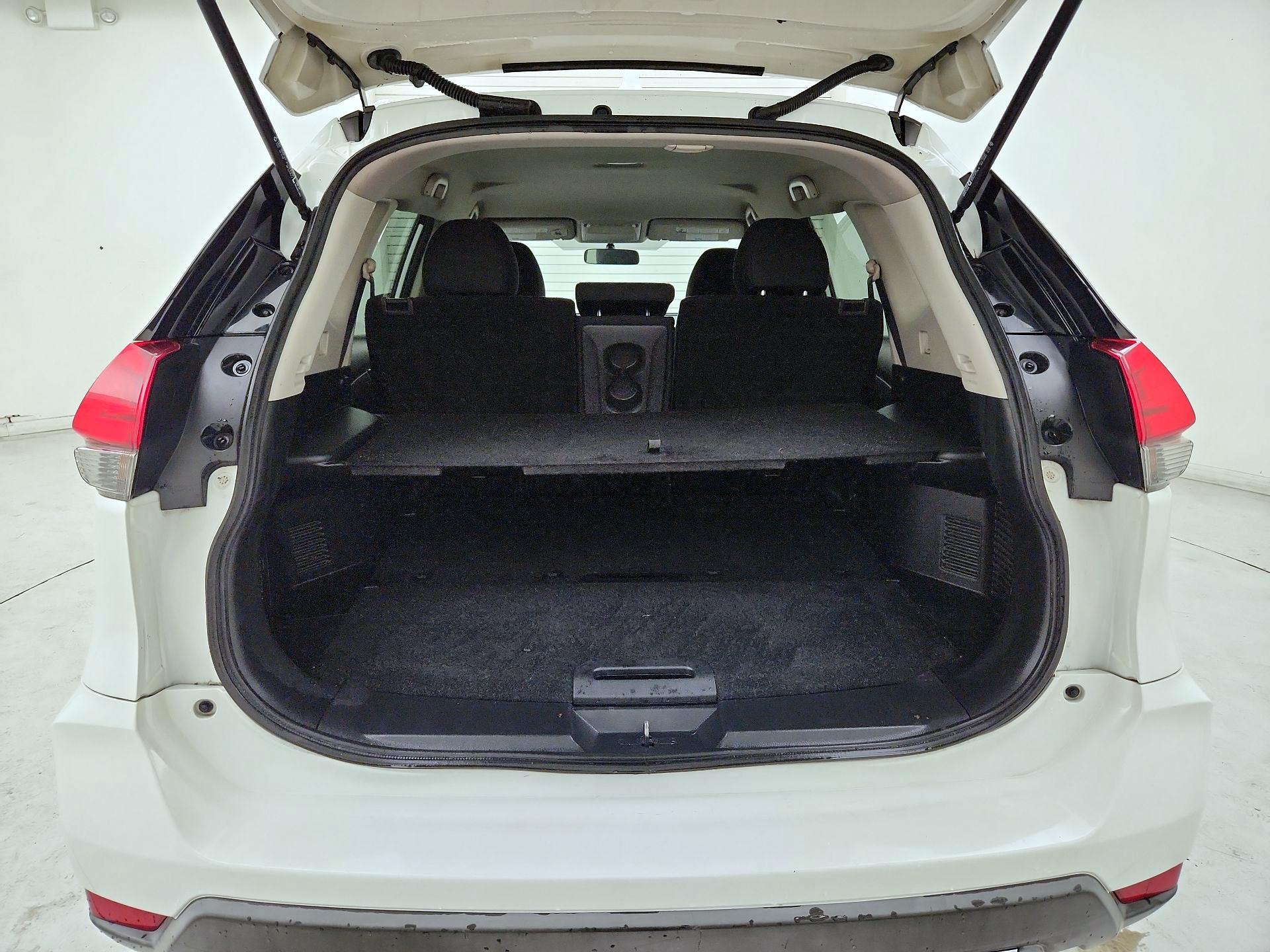 Thumbnail: 2017 Nissan Rogue - 20