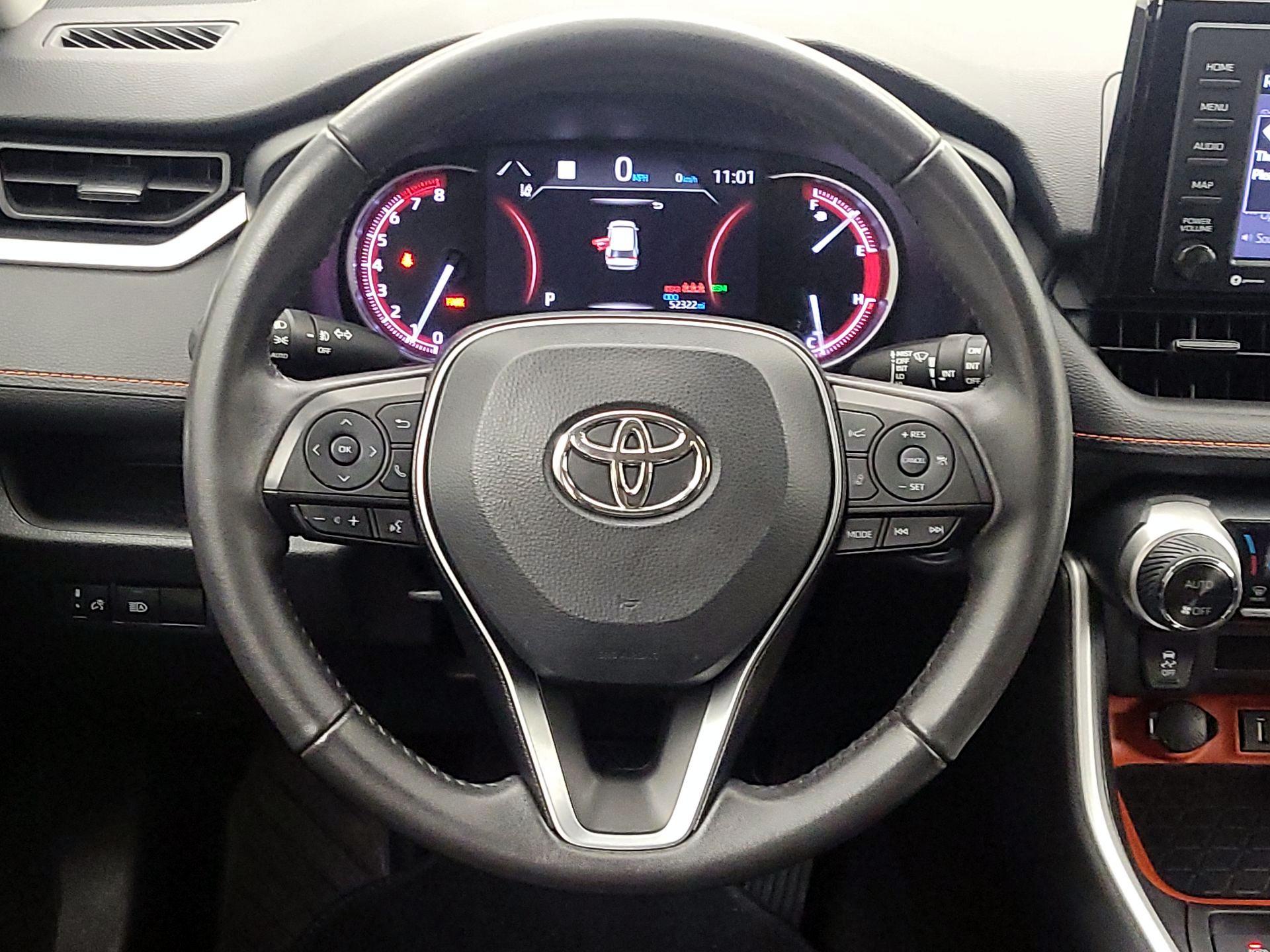 Thumbnail: 2022 Toyota RAV4 - 10