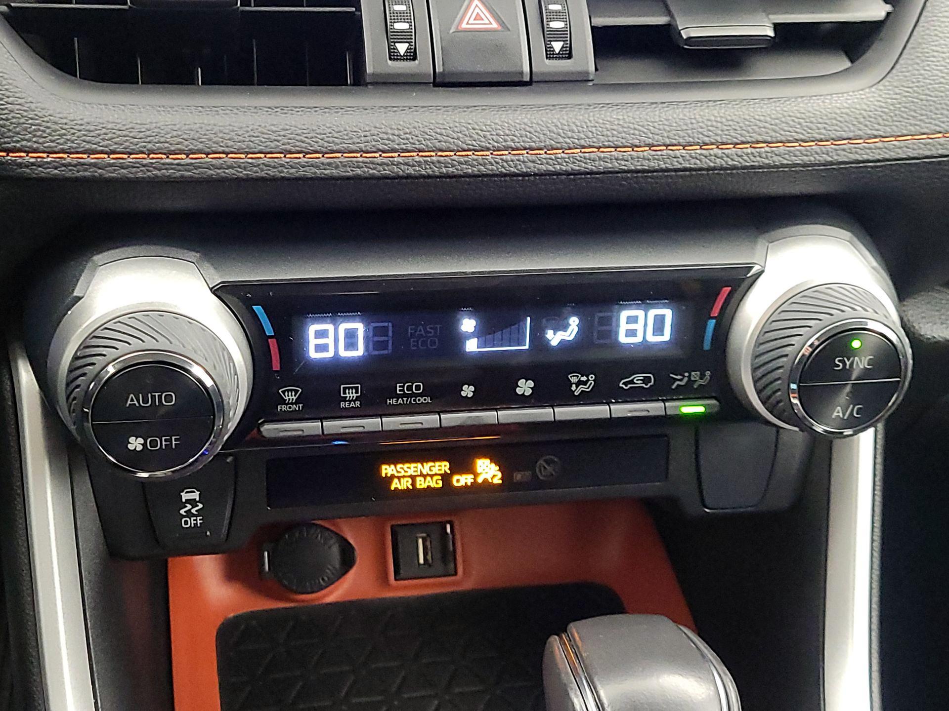 Thumbnail: 2022 Toyota RAV4 - 17