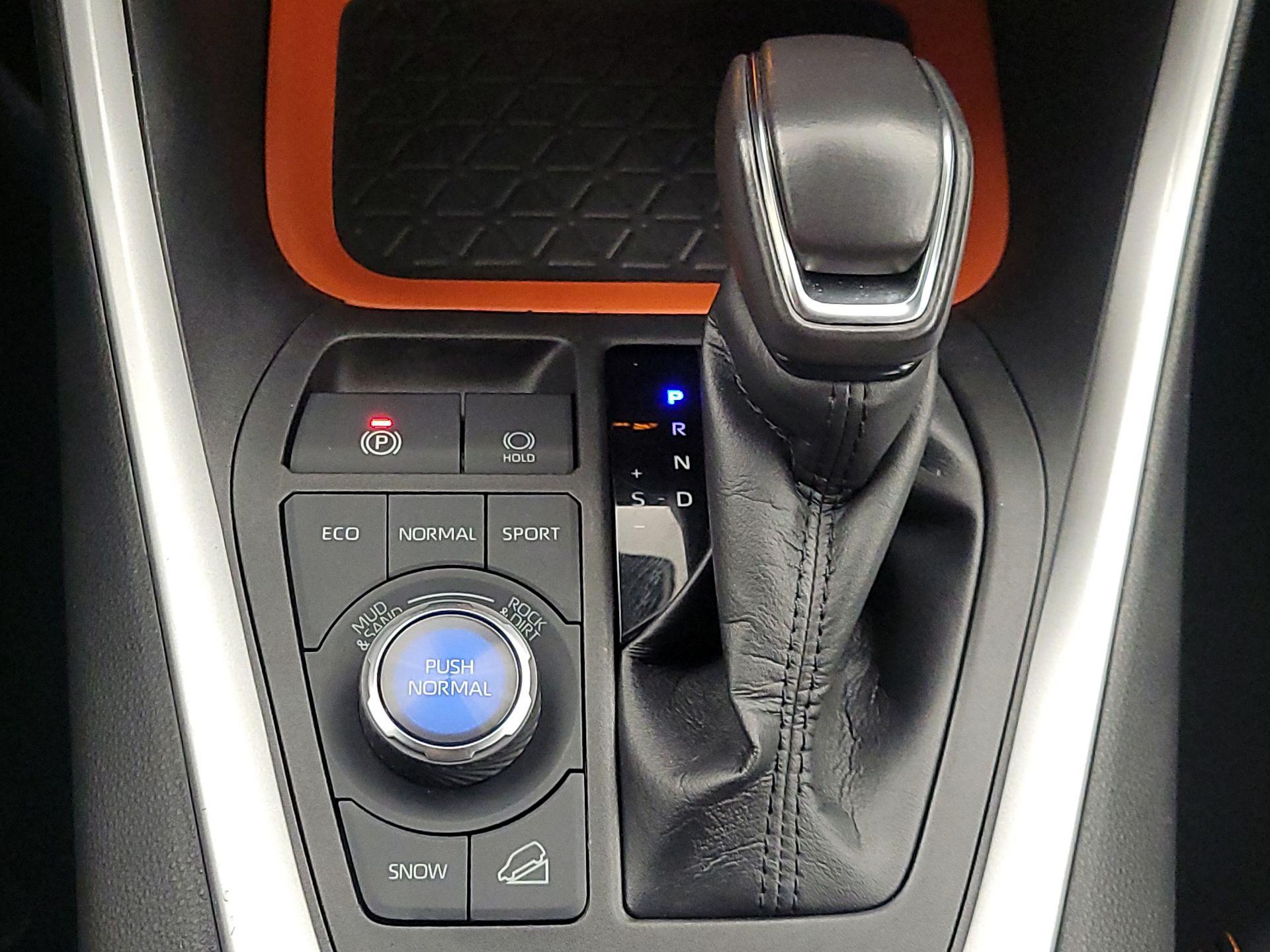 Thumbnail: 2022 Toyota RAV4 - 18