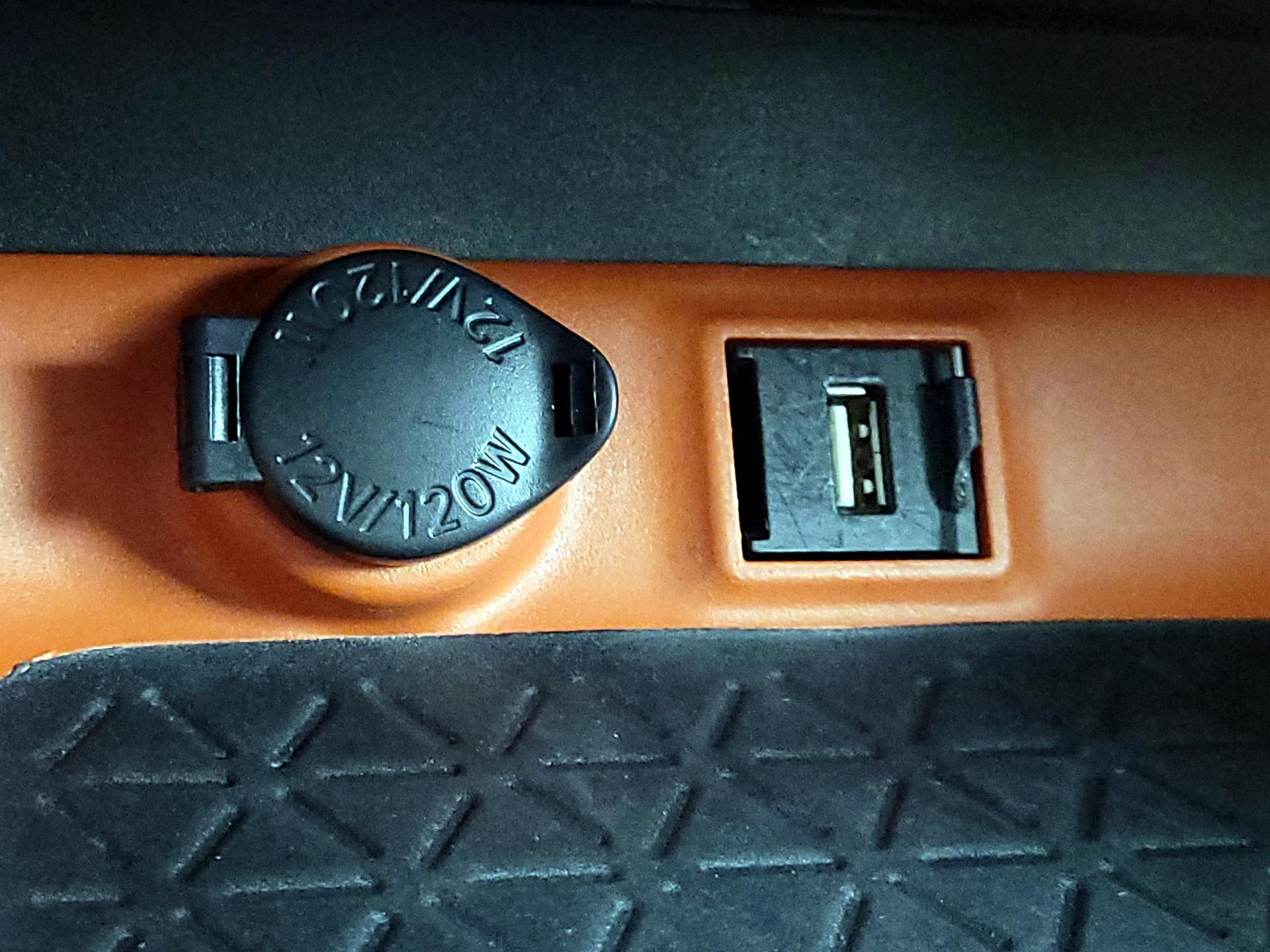 Thumbnail: 2022 Toyota RAV4 - 19