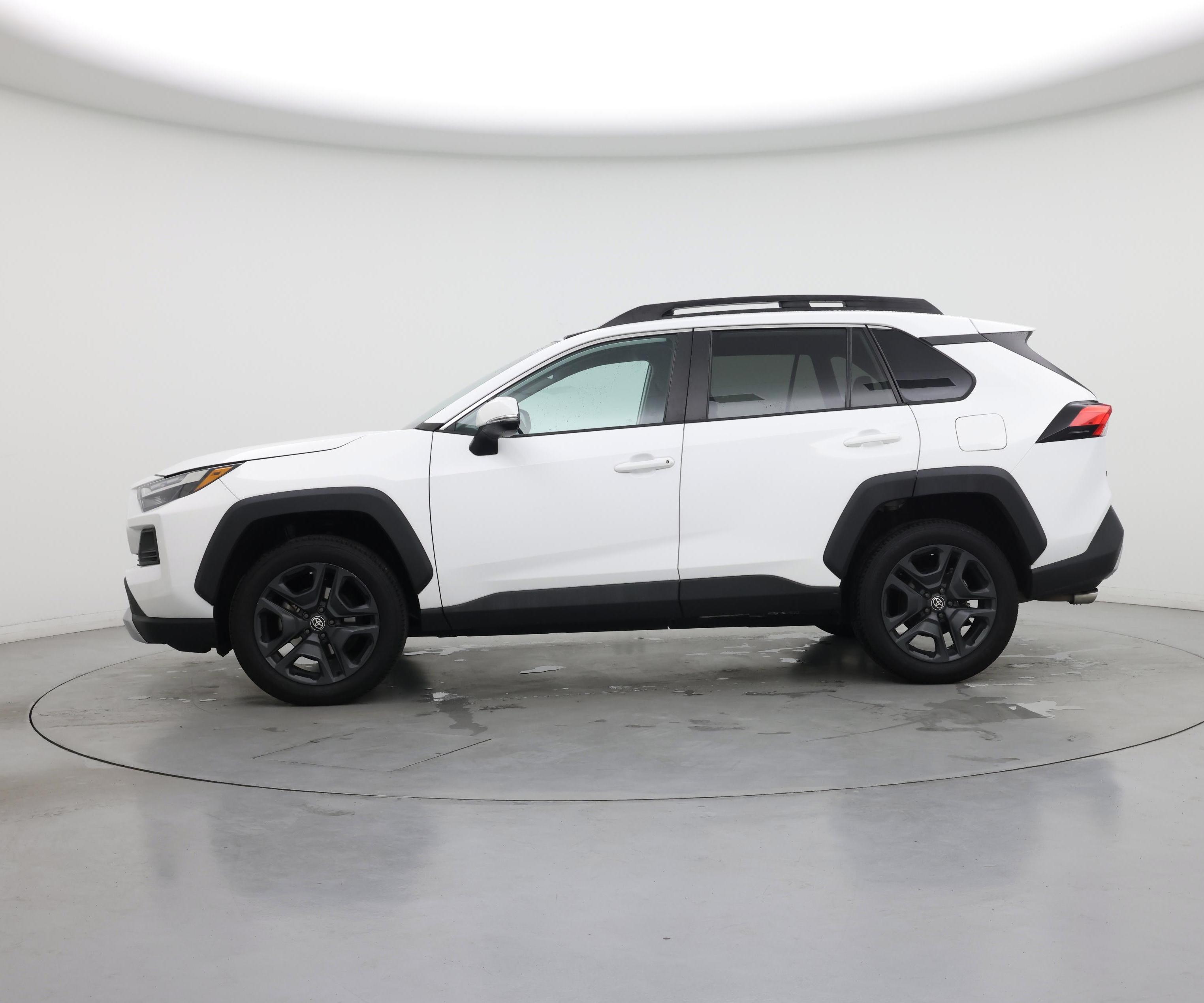 Thumbnail: 2022 Toyota RAV4 - 3