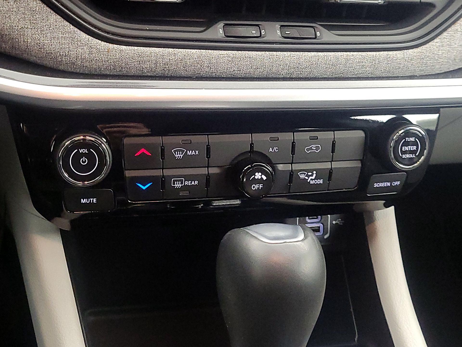 Thumbnail: 2024 Jeep Compass - 16