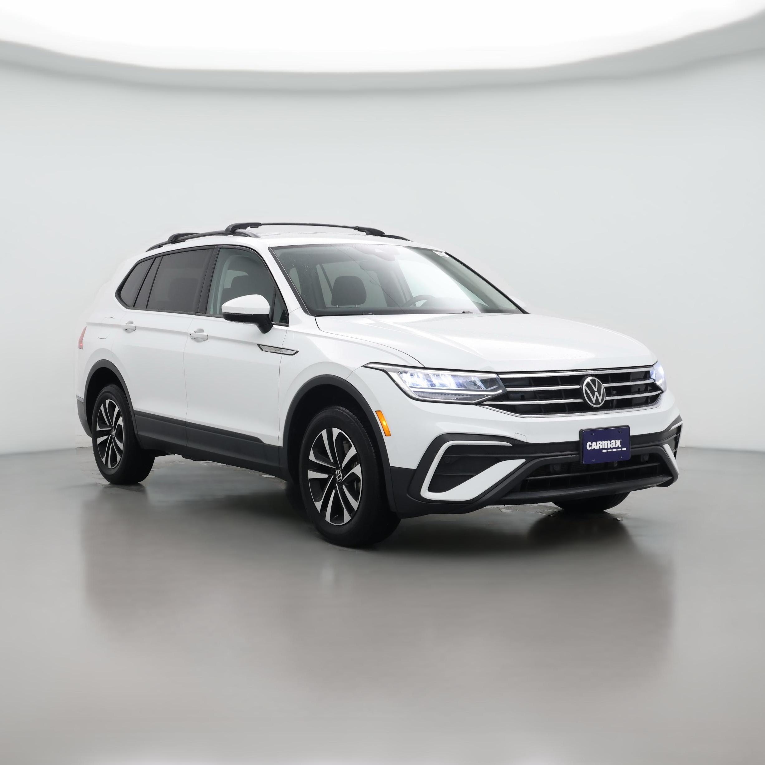Thumbnail: 2022 Volkswagen Tiguan - 1
